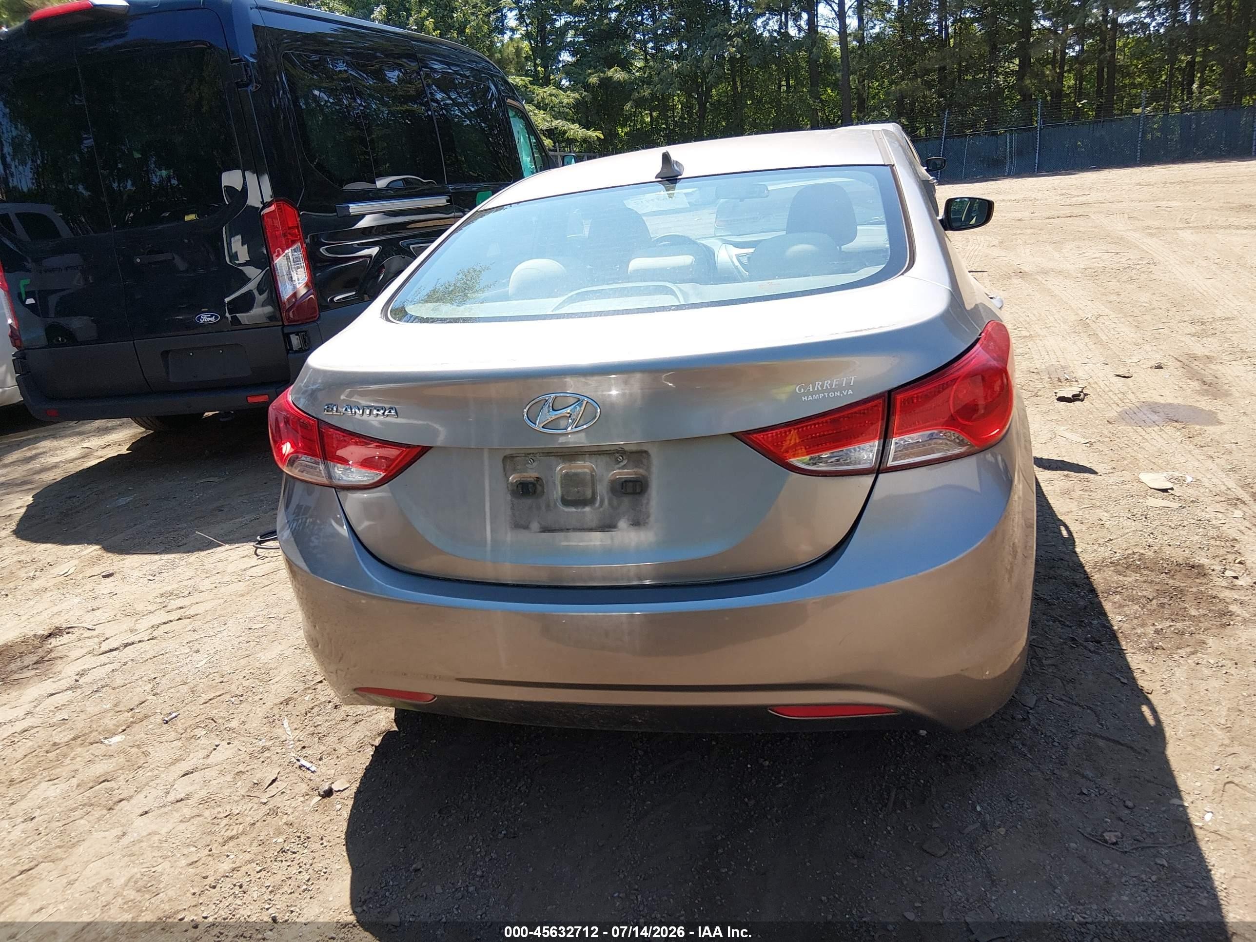 2011 Hyundai Elantra Gls Gold vin: 5NPDH4AE8BH055247