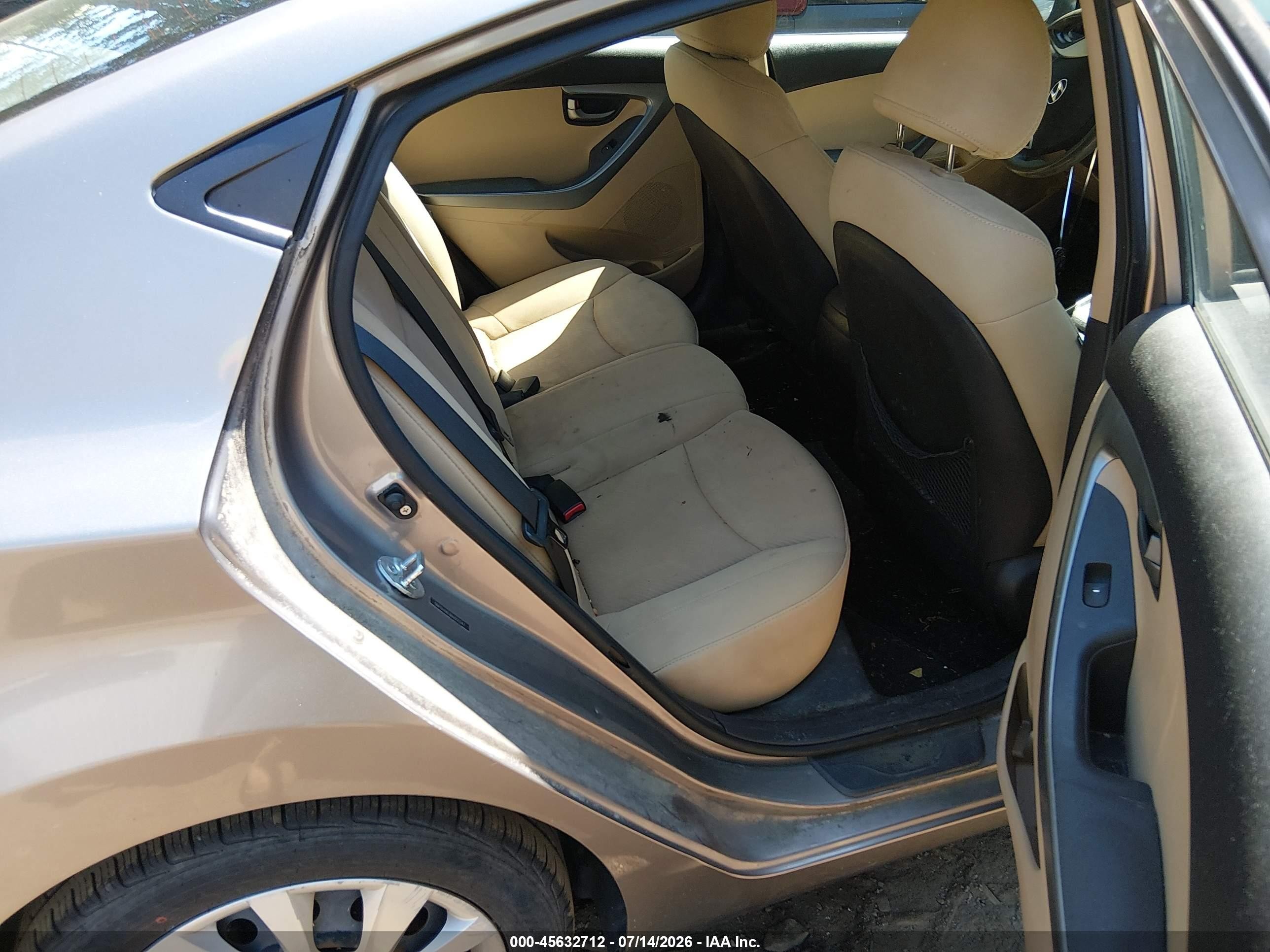 2011 Hyundai Elantra Gls Gold vin: 5NPDH4AE8BH055247