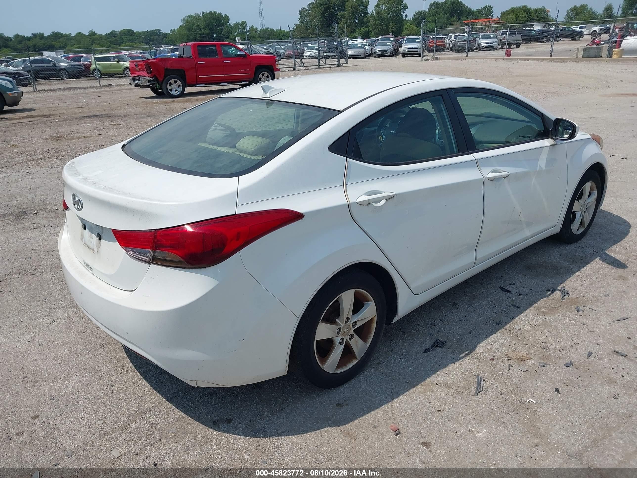 2012 Hyundai Elantra Gls White vin: 5NPDH4AE8CH066881