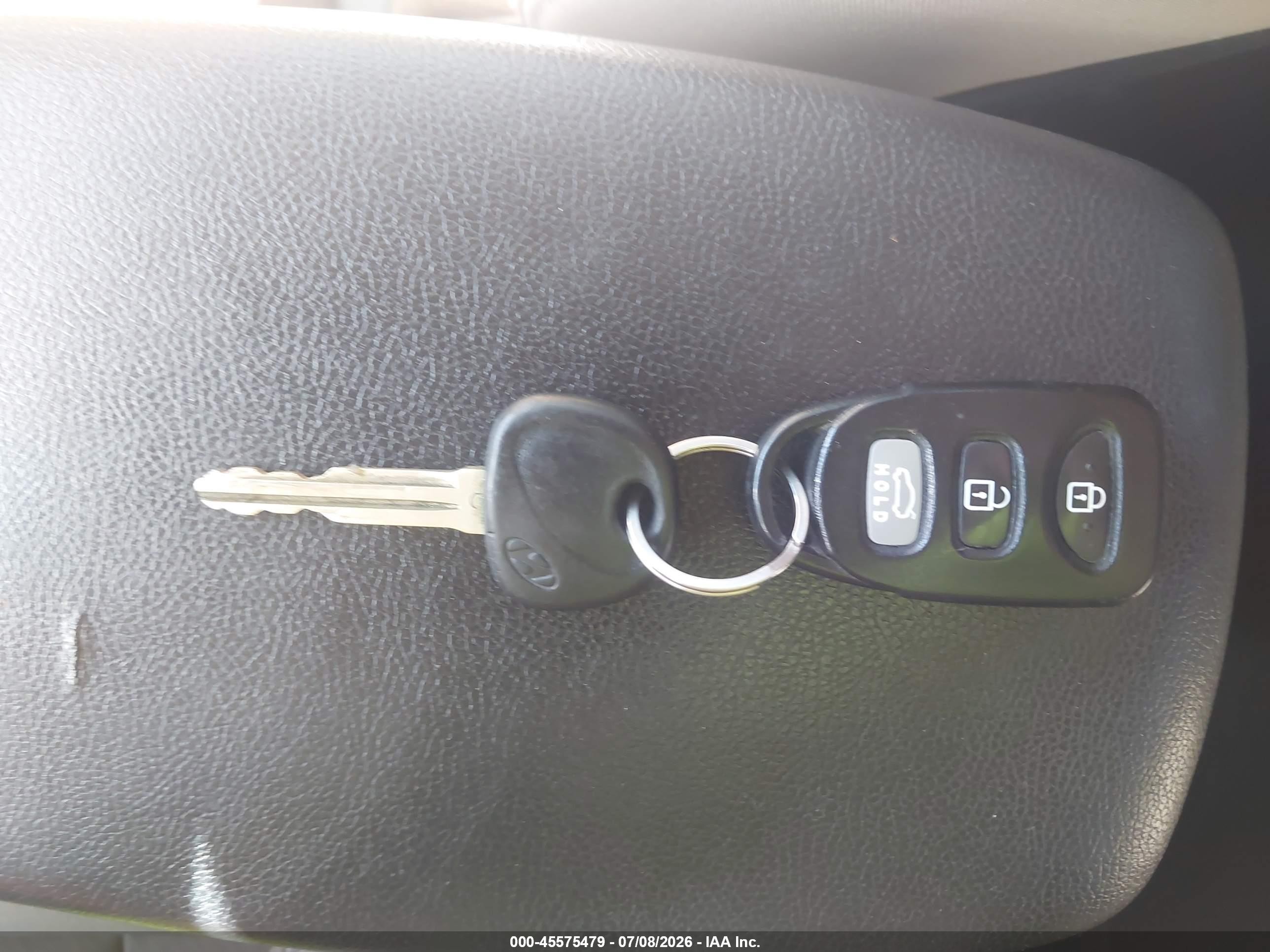 2012 Hyundai Elantra Gls White vin: 5NPDH4AE8CH071076