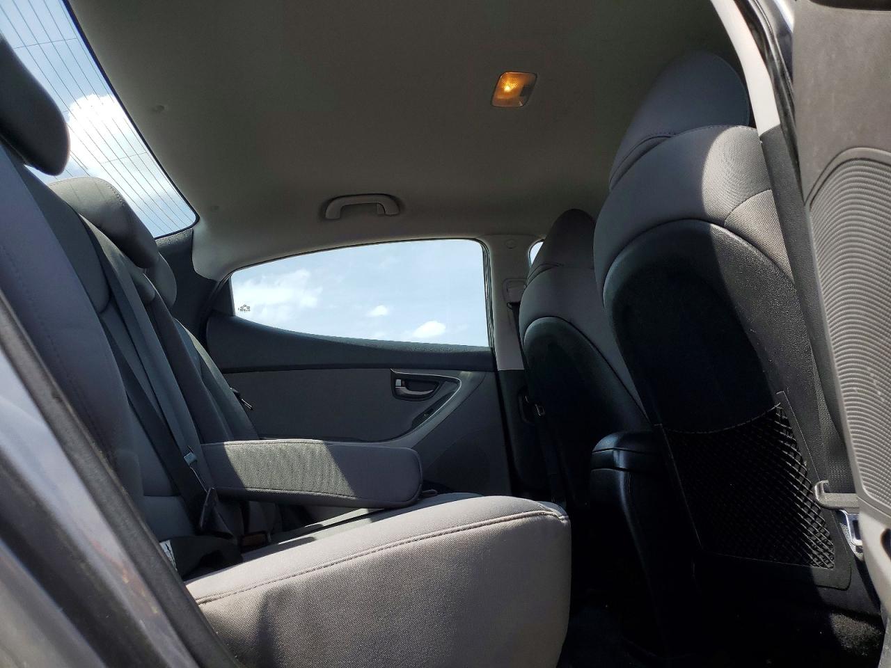 2012 Hyundai Elantra Gray vin: 5NPDH4AE8CH077170