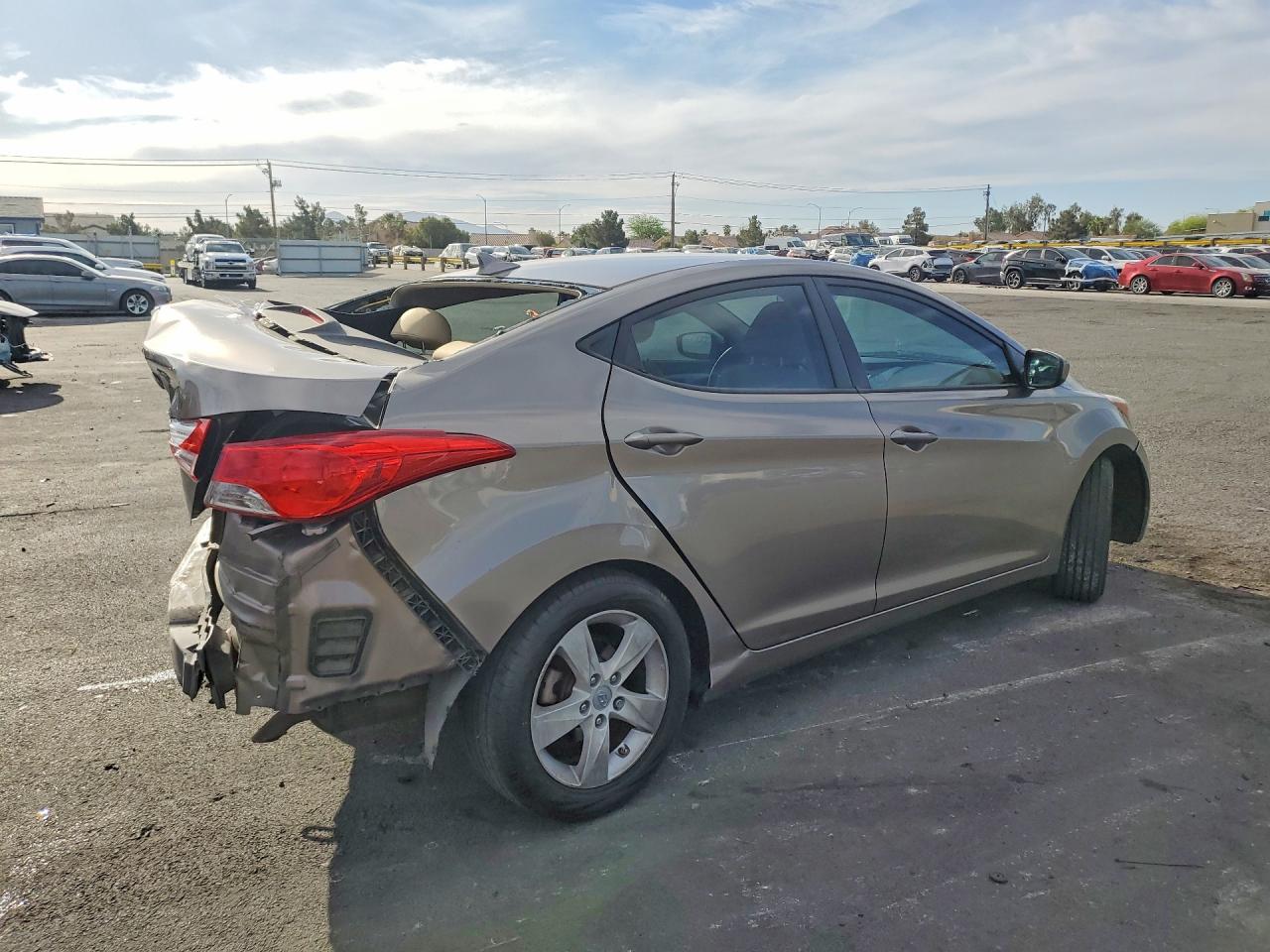 2012 Hyundai Elantra Gls Silver vin: 5NPDH4AE8CH112502