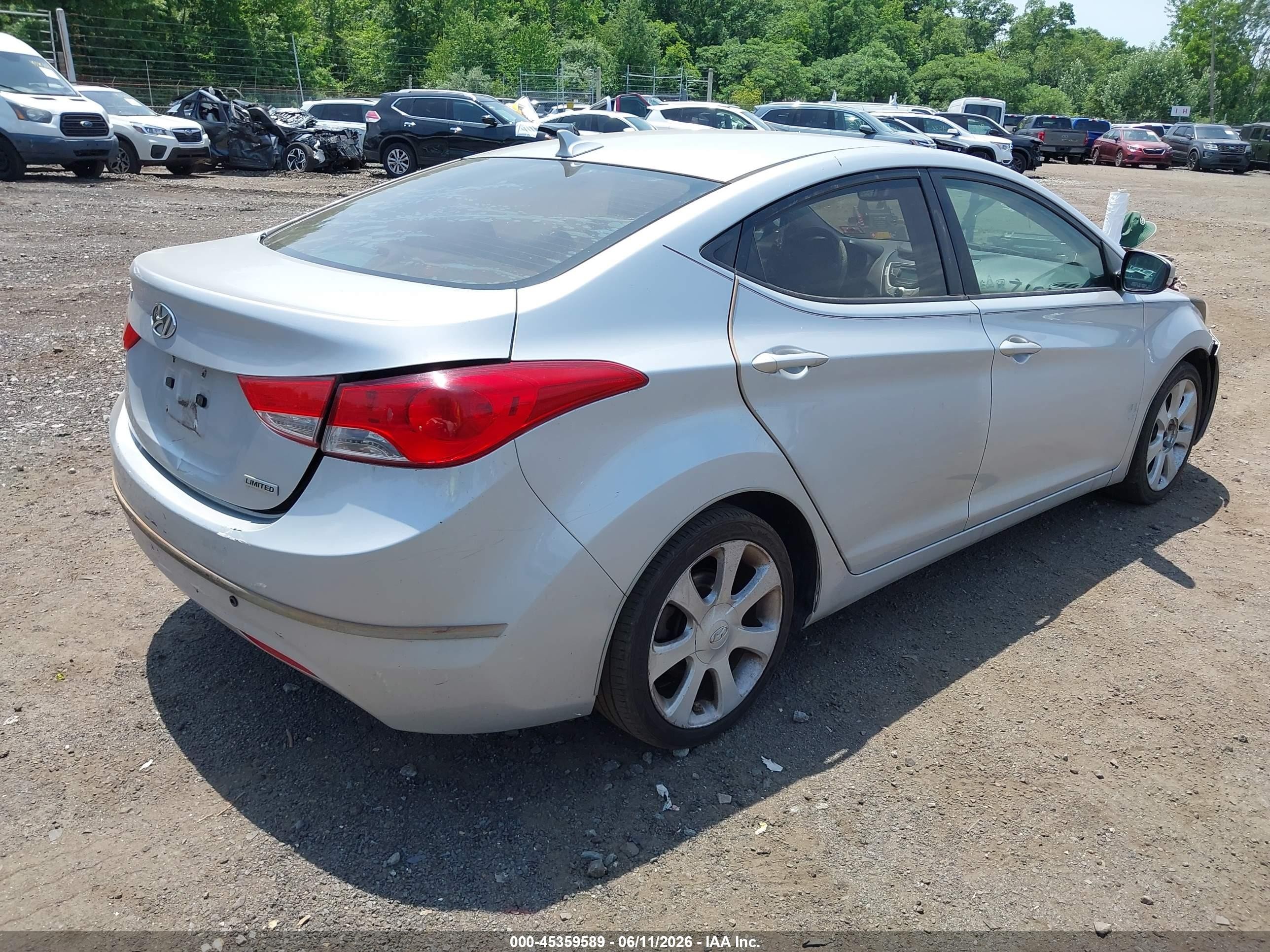 2012 Hyundai Elantra Limited Silver vin: 5NPDH4AE8CH121572