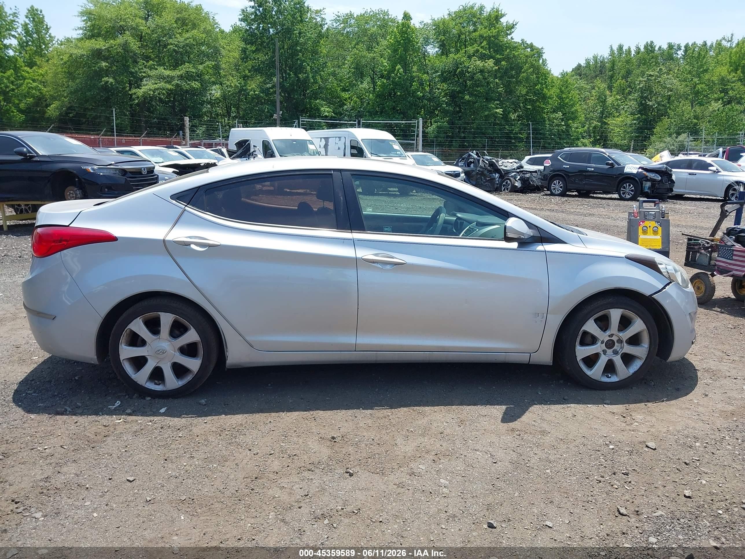2012 Hyundai Elantra Limited Silver vin: 5NPDH4AE8CH121572