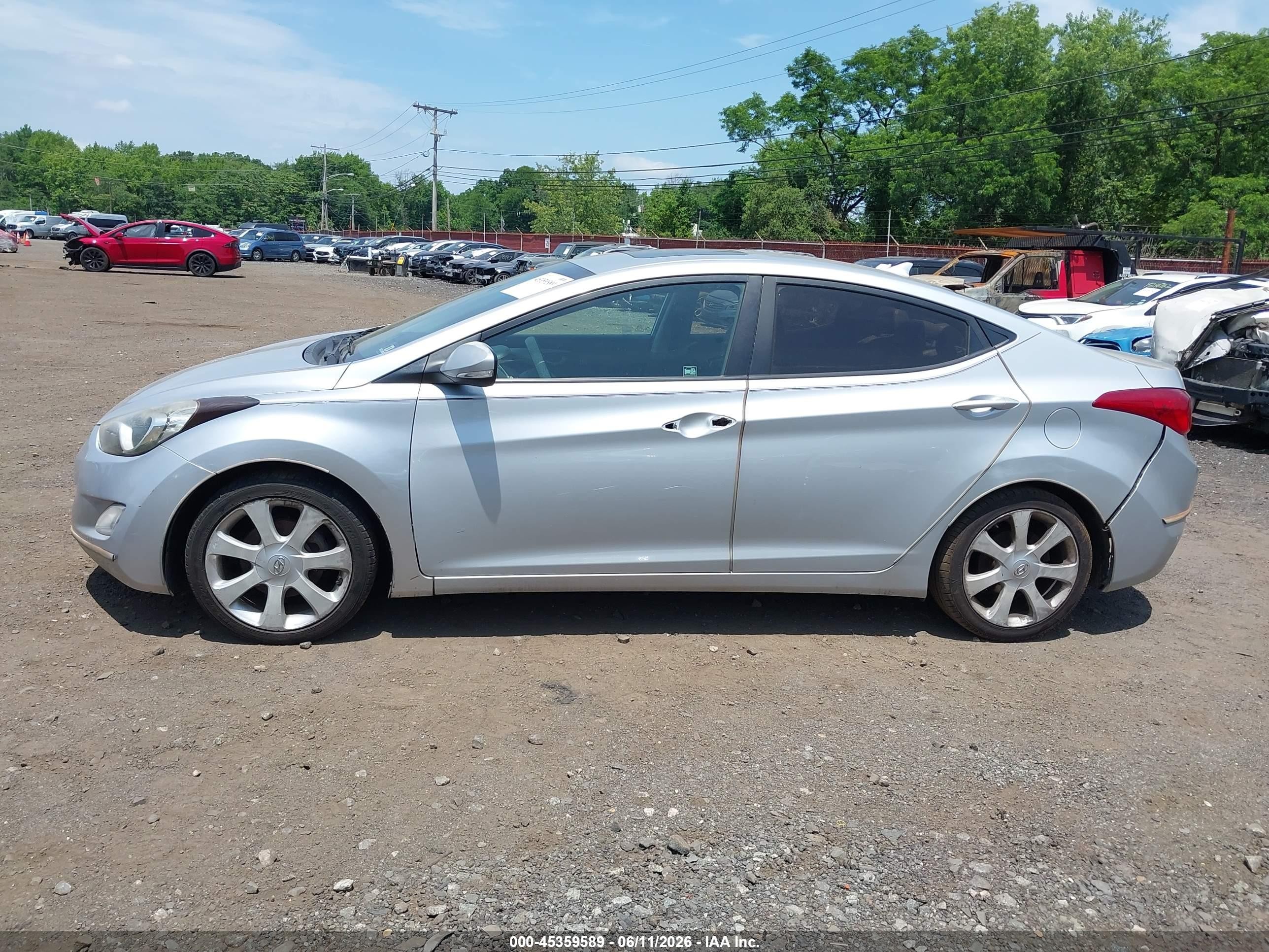 2012 Hyundai Elantra Limited Silver vin: 5NPDH4AE8CH121572