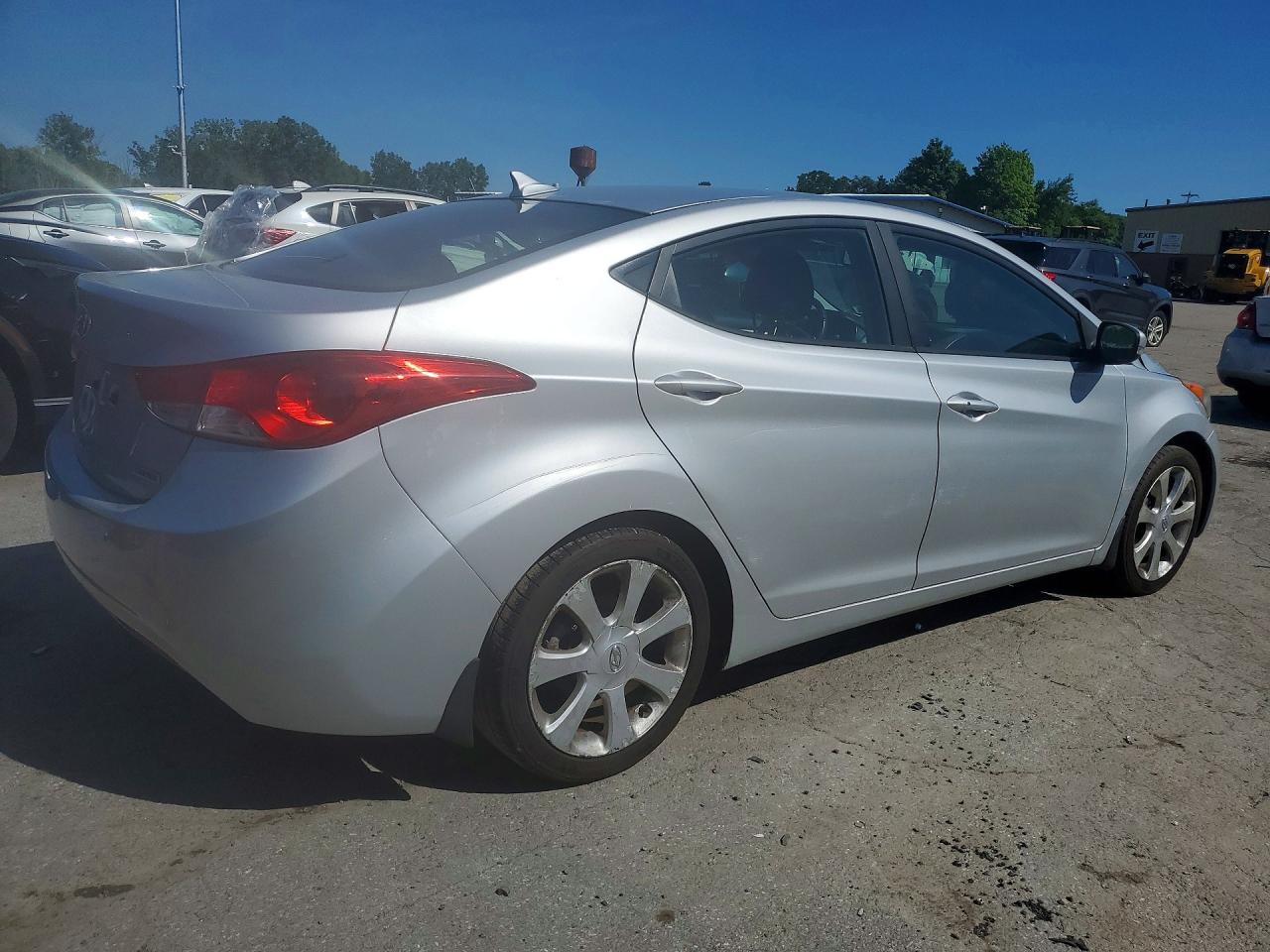 2012 Hyundai Elantra Limited Silver vin: 5NPDH4AE8CH147802