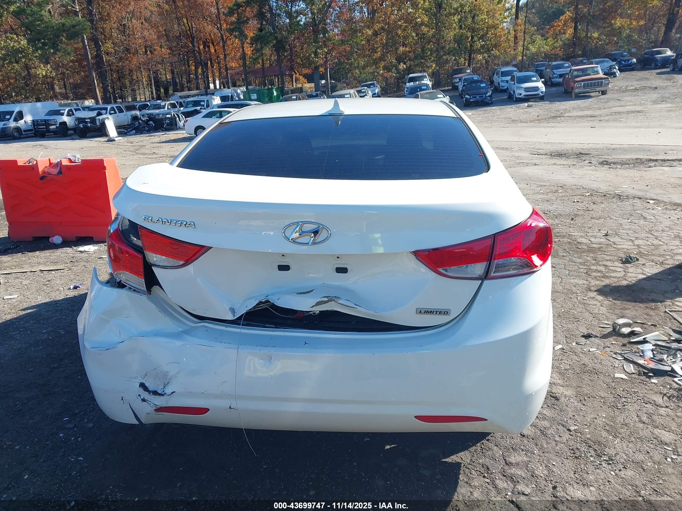 2013 Hyundai Elantra Limited White vin: 5NPDH4AE8DH184415