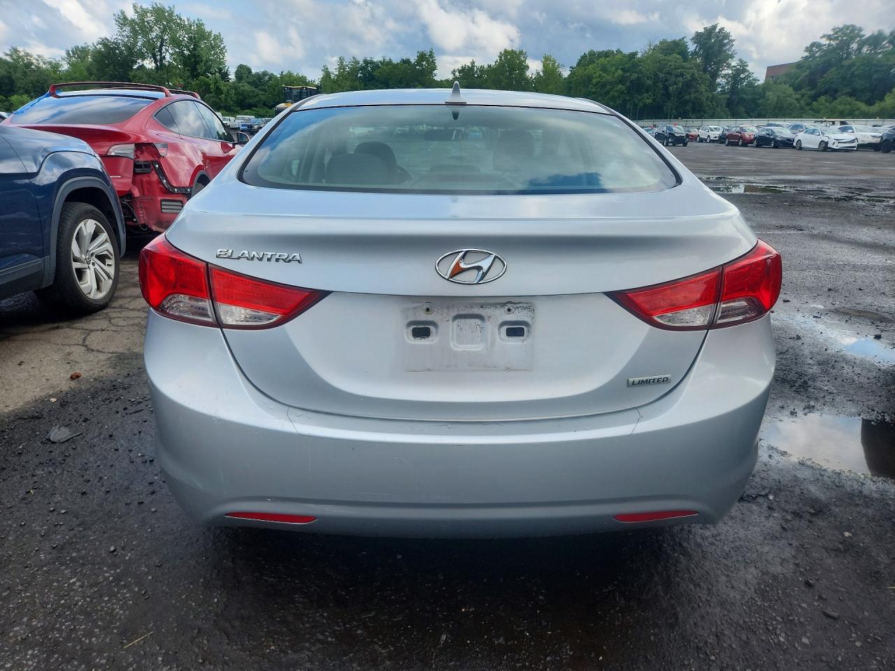 2013 Hyundai Elantra Limited Silver vin: 5NPDH4AE8DH208826