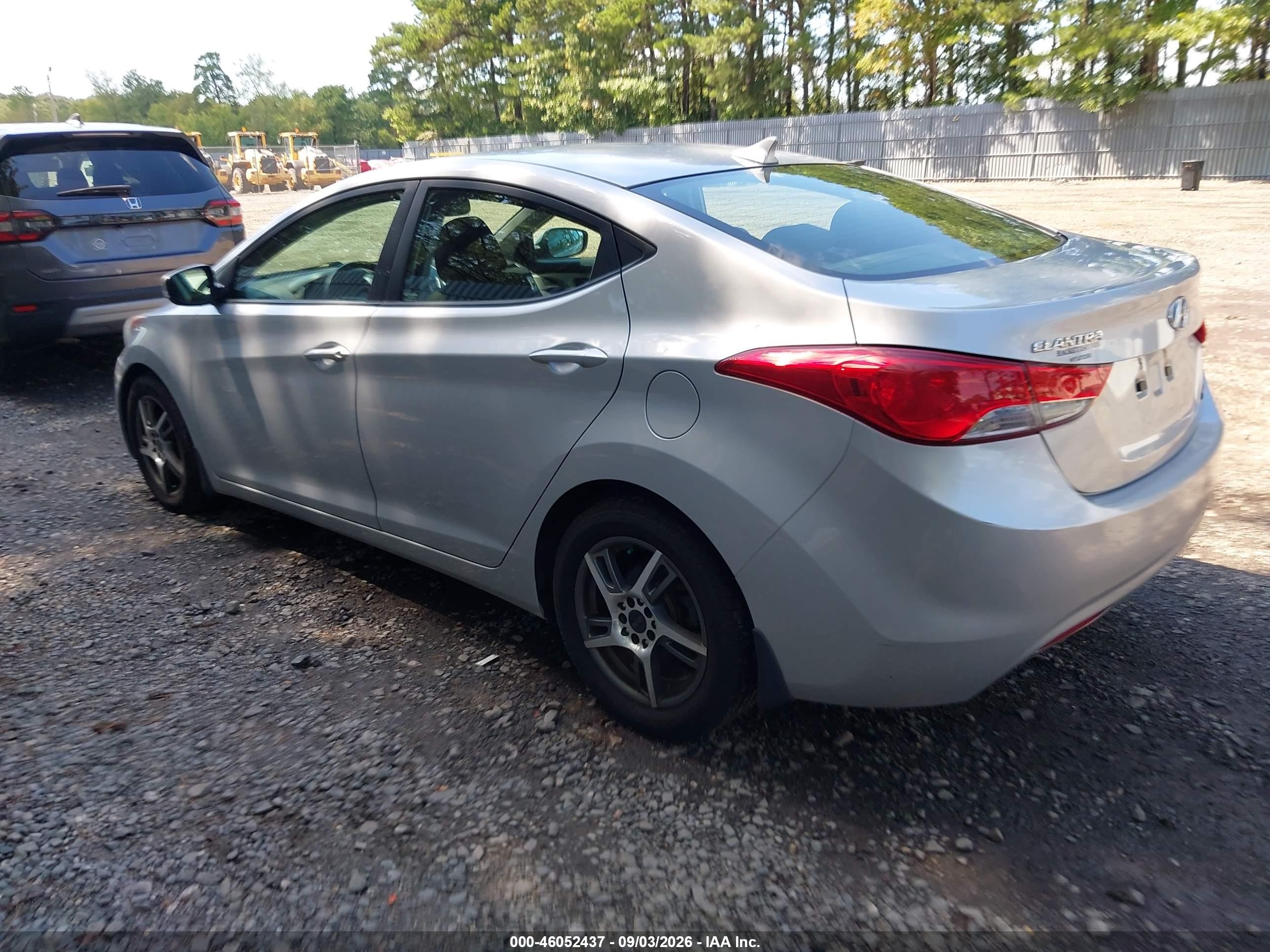 2013 Hyundai Elantra Limited Серебряный vin: 5NPDH4AE8DH211287