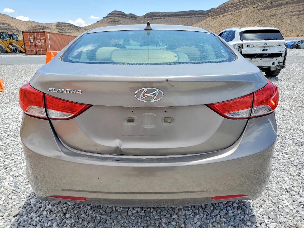 2013 Hyundai Elantra Gls Gold vin: 5NPDH4AE8DH213430