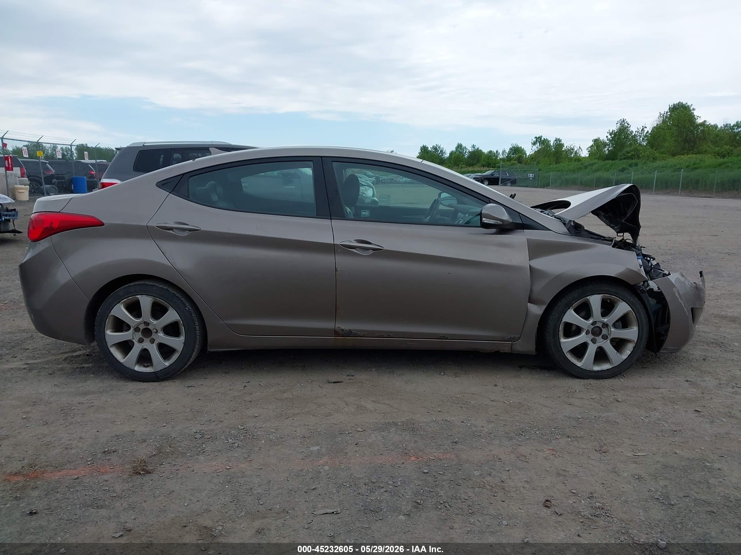 2013 Hyundai Elantra Limited Champagne vin: 5NPDH4AE8DH213850