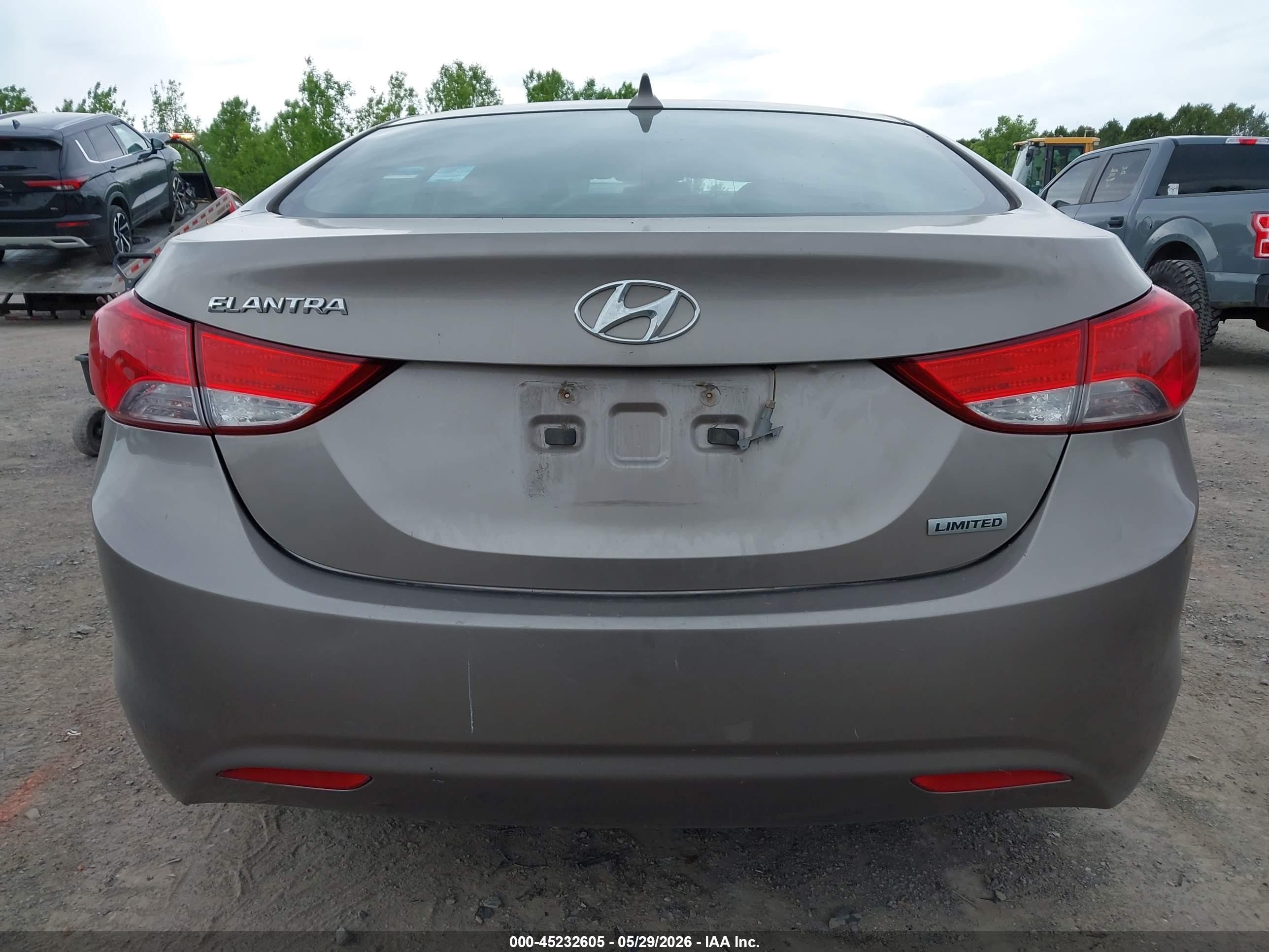2013 Hyundai Elantra Limited Champagne vin: 5NPDH4AE8DH213850