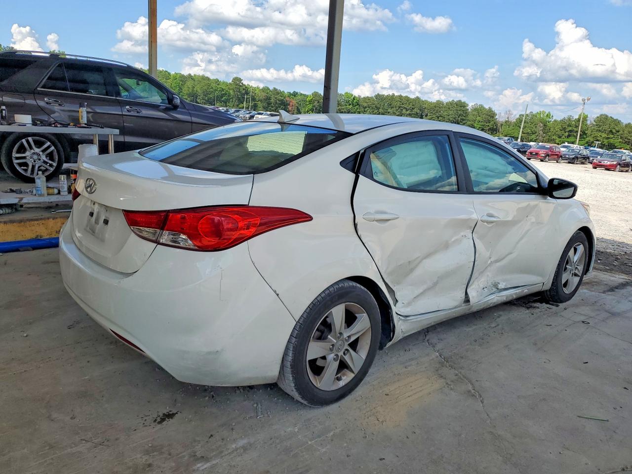 2013 Hyundai Elantra Gls White vin: 5NPDH4AE8DH217249