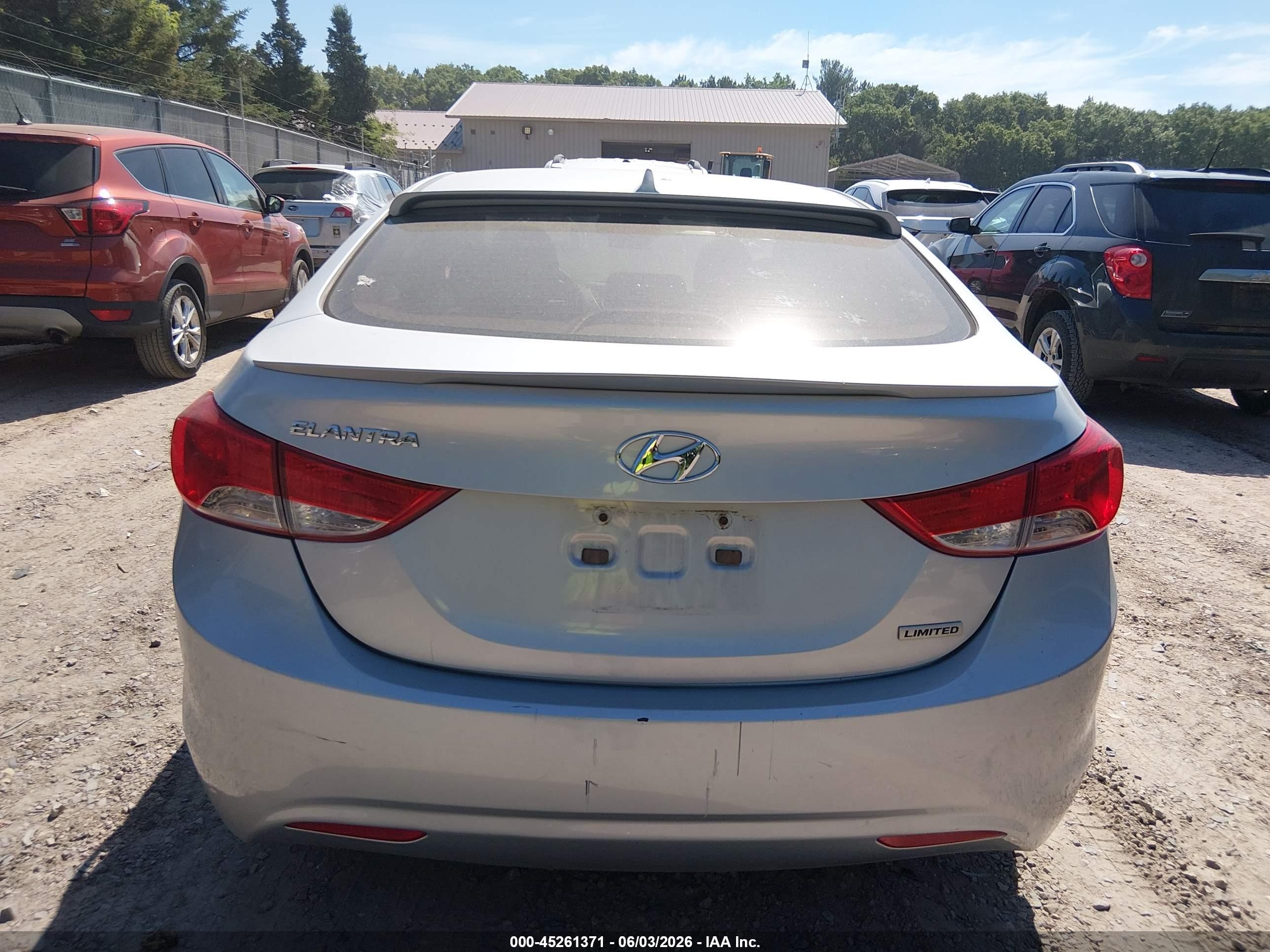 2013 Hyundai Elantra Limited Silver vin: 5NPDH4AE8DH313818