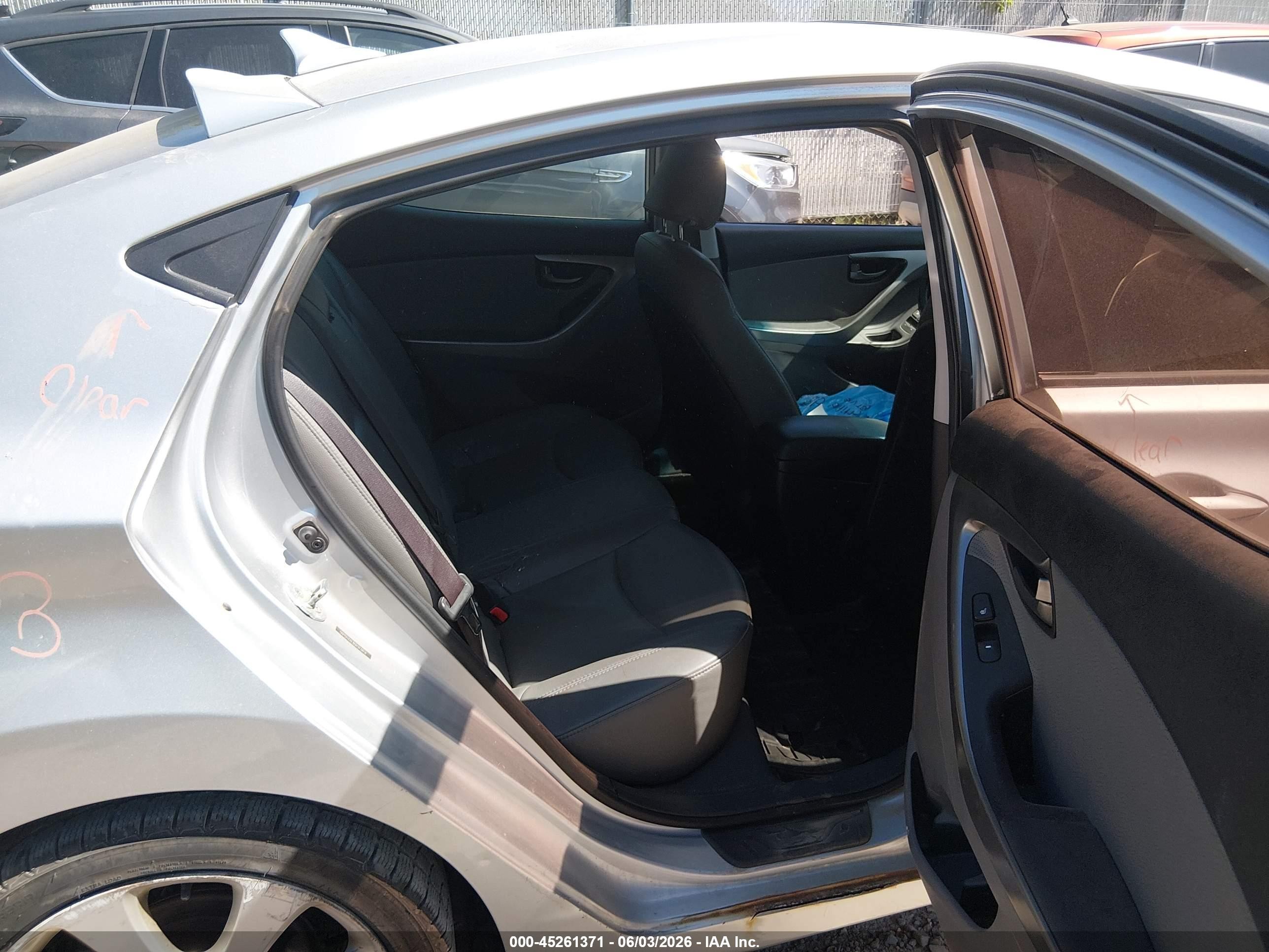 2013 Hyundai Elantra Limited Silver vin: 5NPDH4AE8DH313818