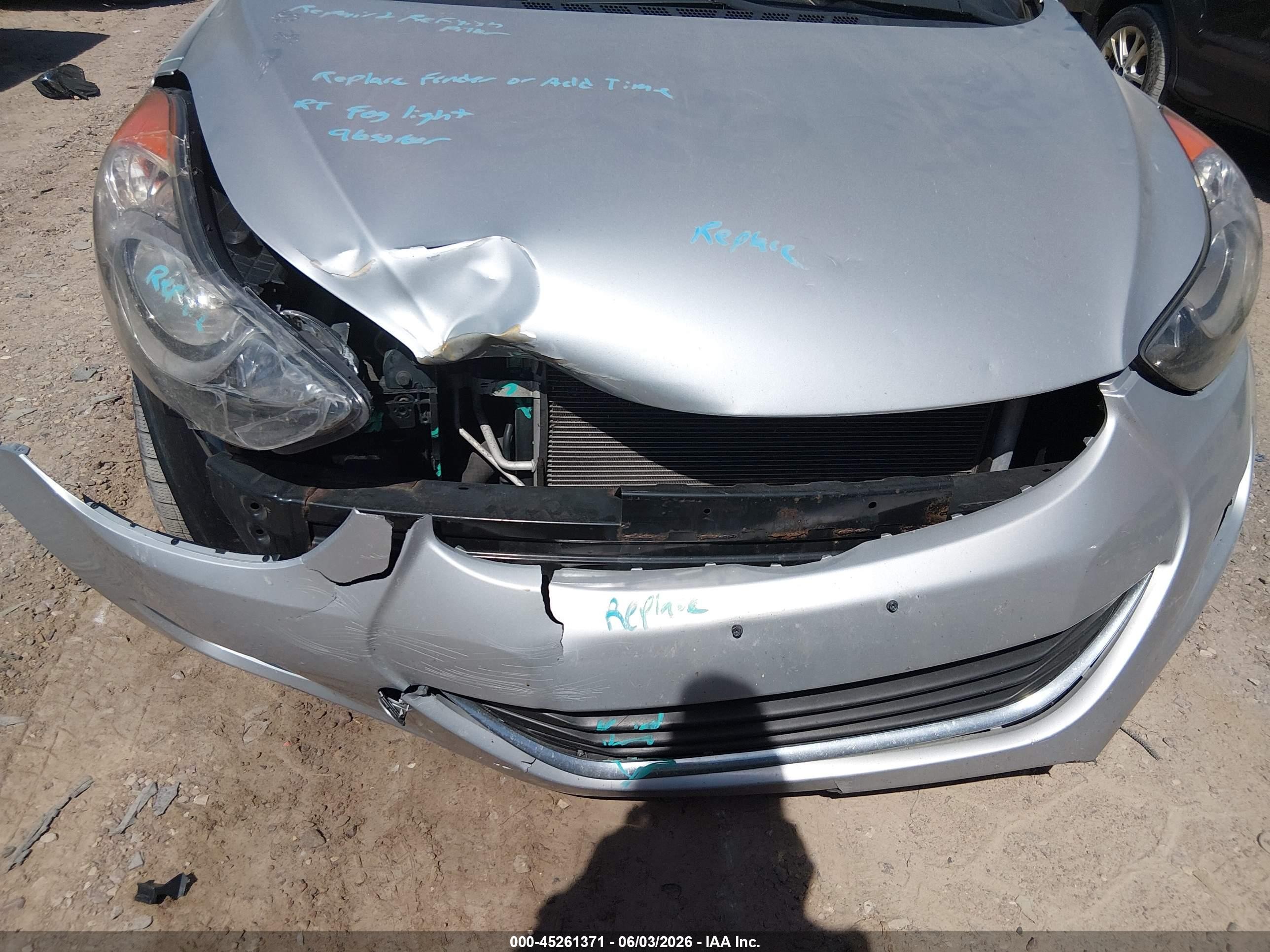 2013 Hyundai Elantra Limited Silver vin: 5NPDH4AE8DH313818