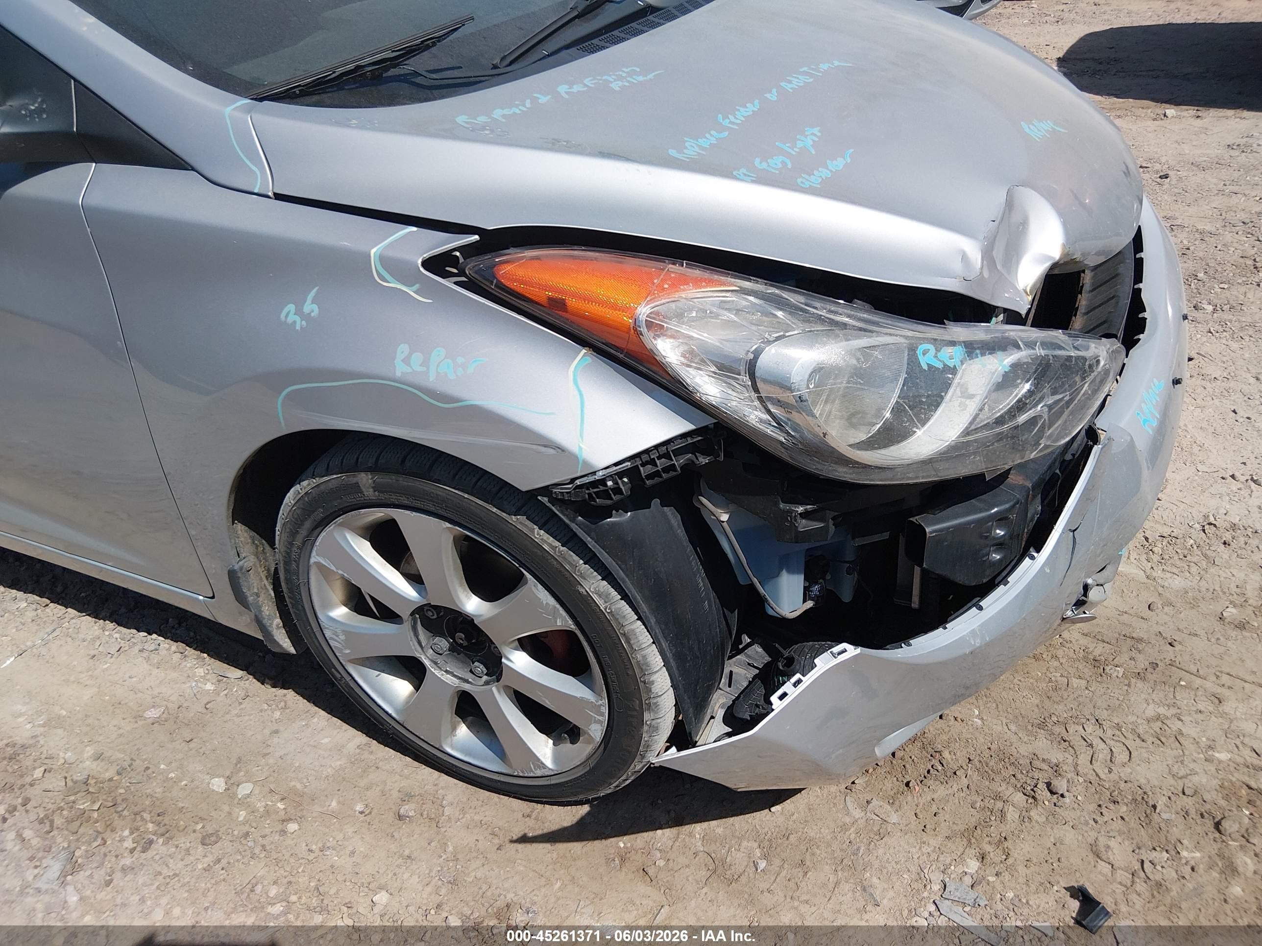 2013 Hyundai Elantra Limited Silver vin: 5NPDH4AE8DH313818