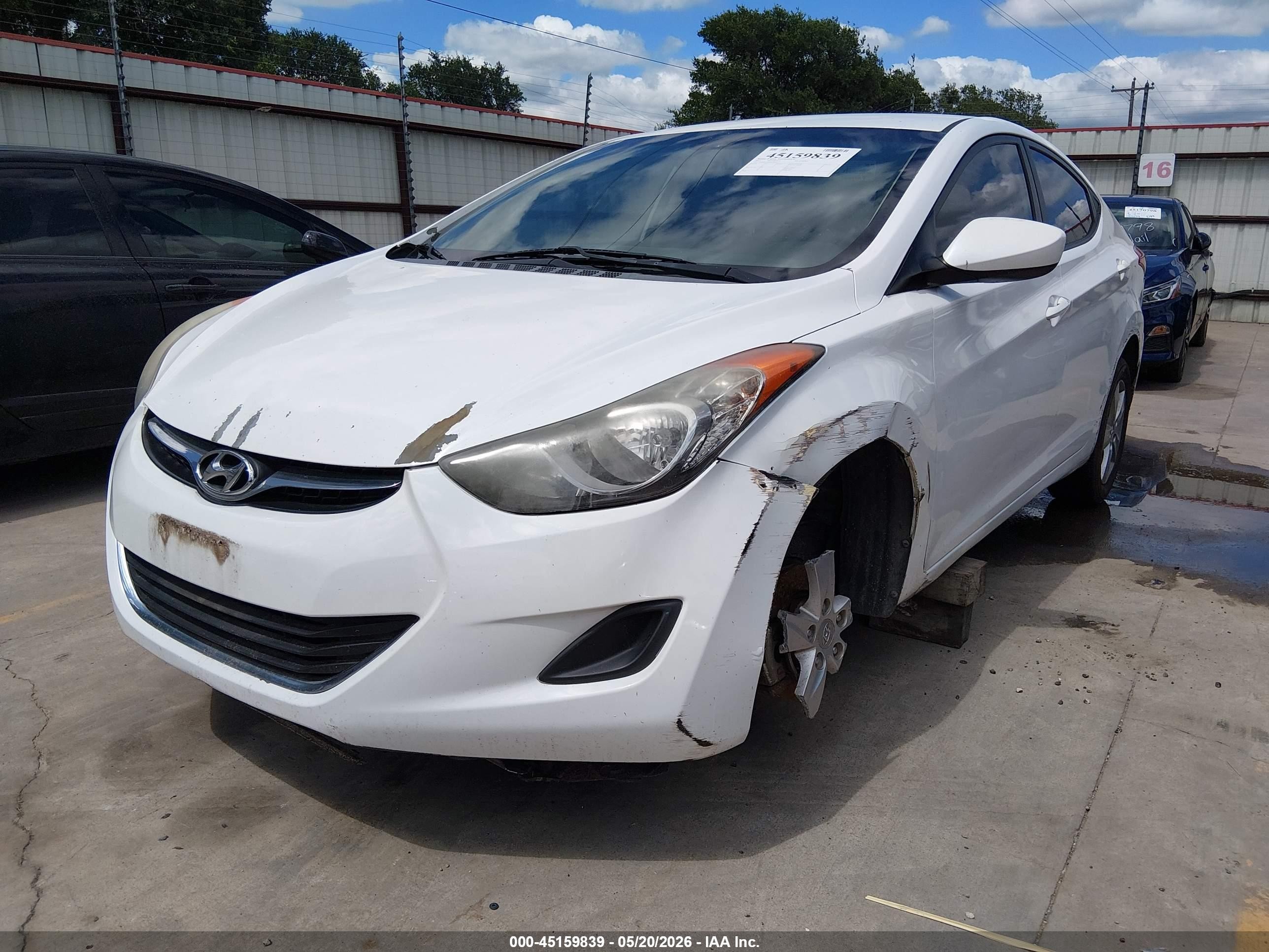 2013 Hyundai Elantra Gls White vin: 5NPDH4AE8DH369631
