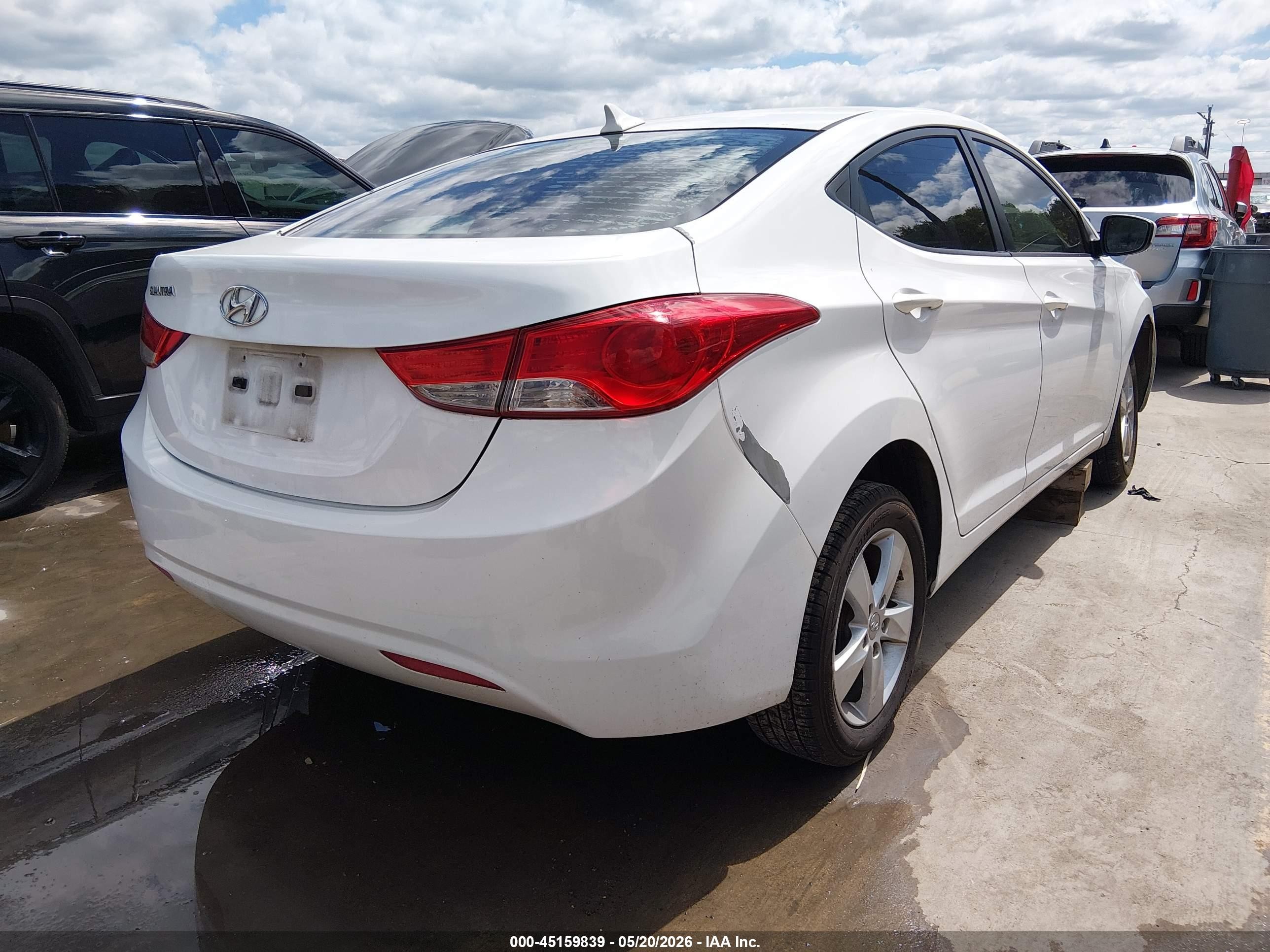 2013 Hyundai Elantra Gls White vin: 5NPDH4AE8DH369631