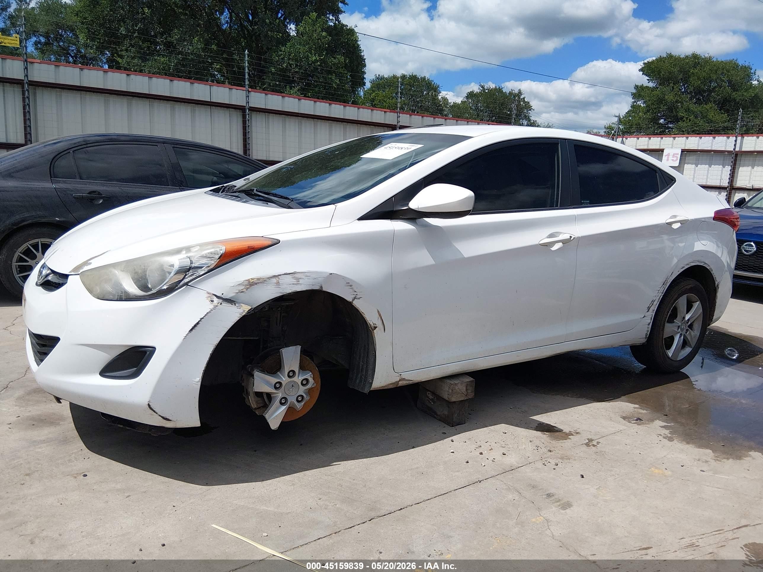 2013 Hyundai Elantra Gls White vin: 5NPDH4AE8DH369631