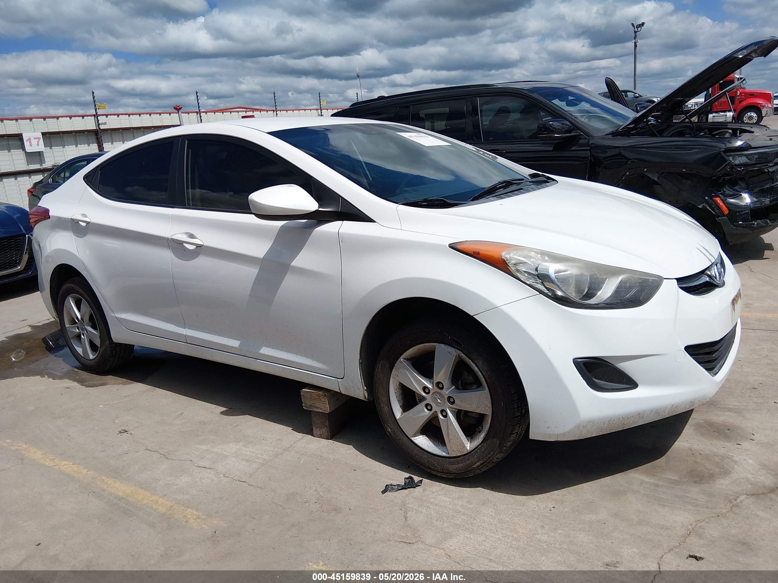 2013 Hyundai Elantra Gls White vin: 5NPDH4AE8DH369631