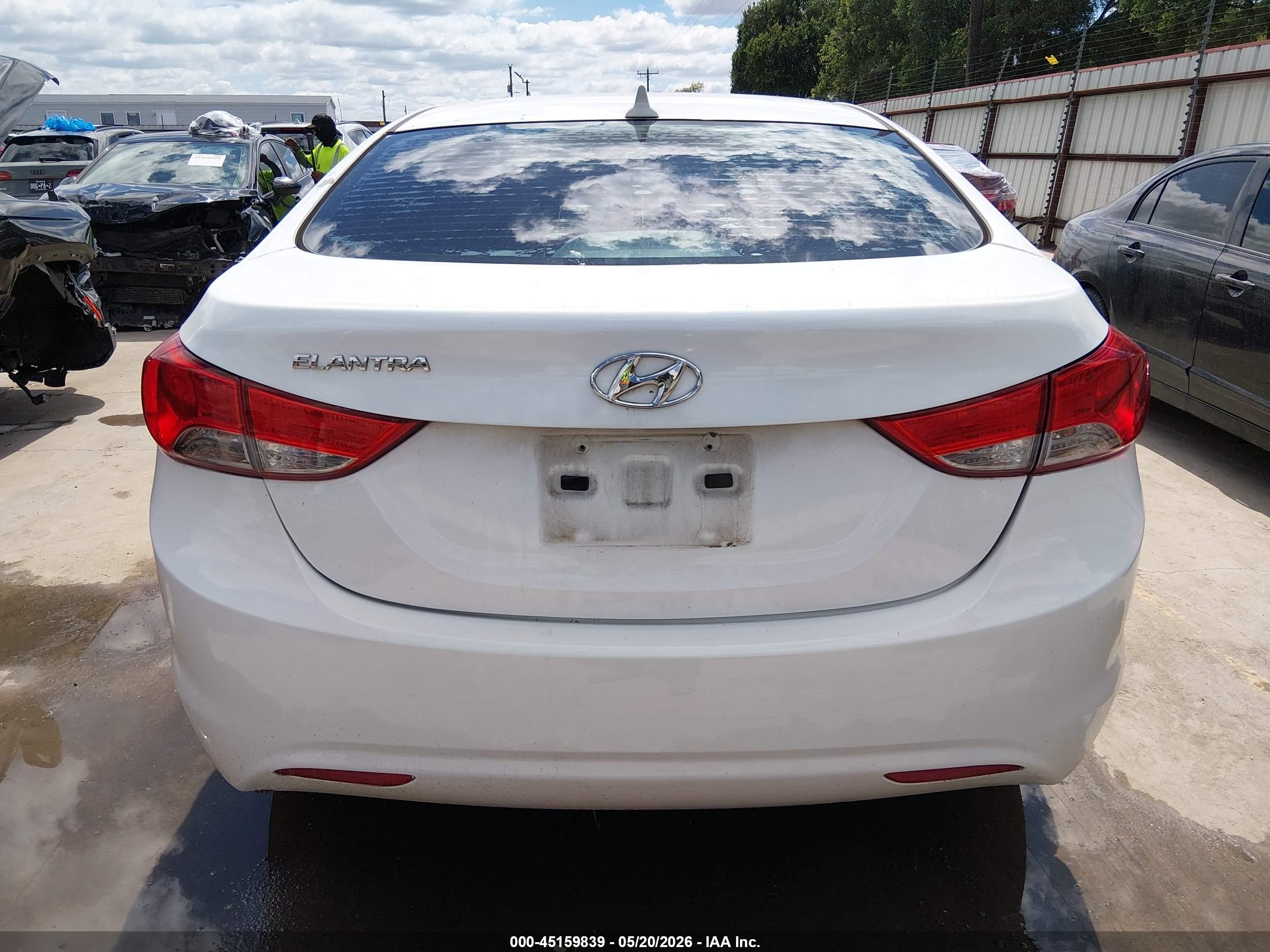 2013 Hyundai Elantra Gls White vin: 5NPDH4AE8DH369631