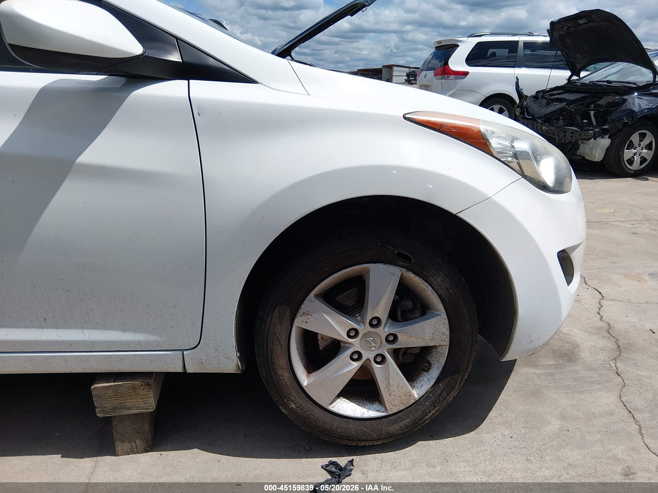 2013 Hyundai Elantra Gls White vin: 5NPDH4AE8DH369631