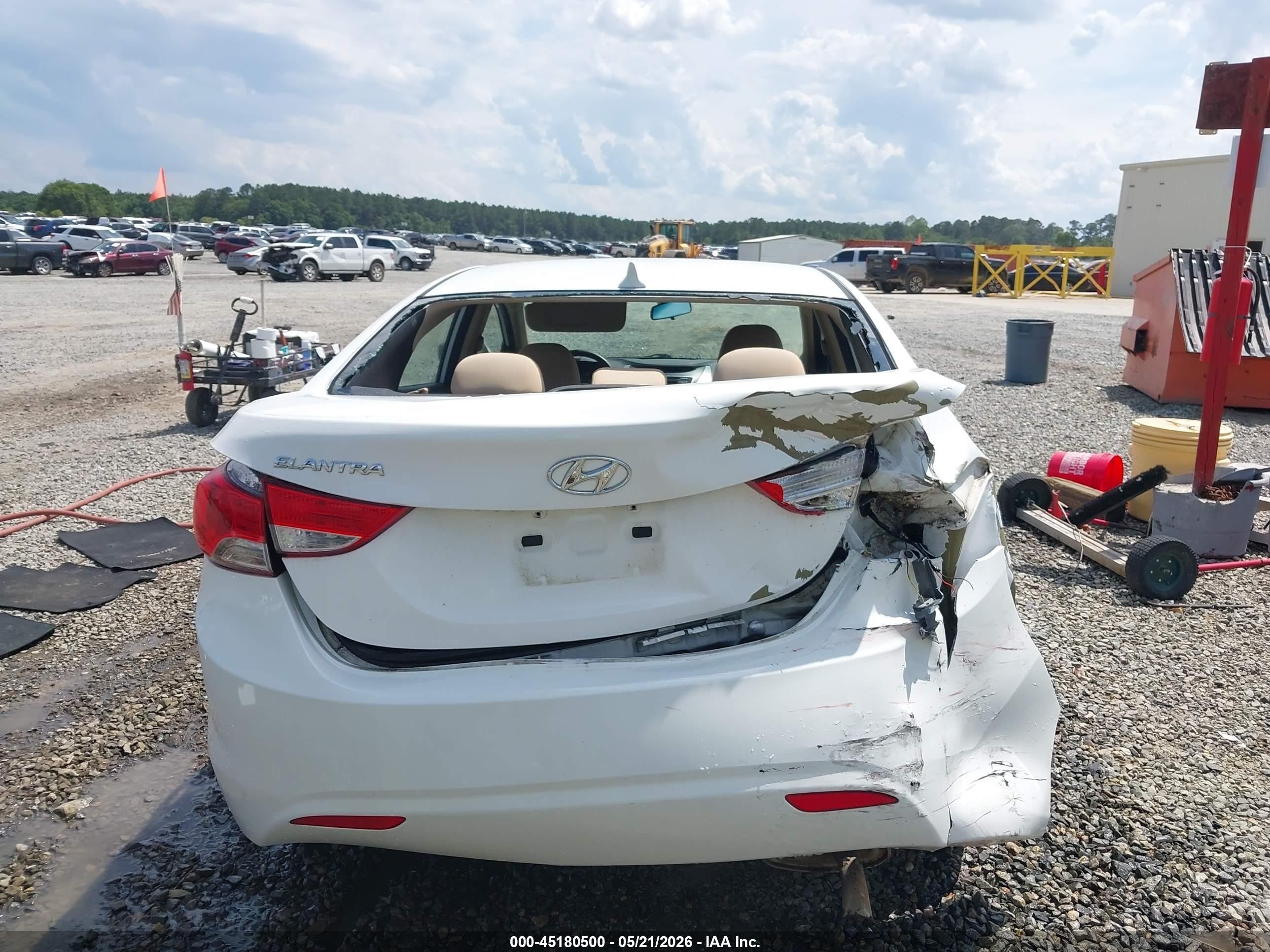 2013 Hyundai Elantra Gls White vin: 5NPDH4AE8DH373257
