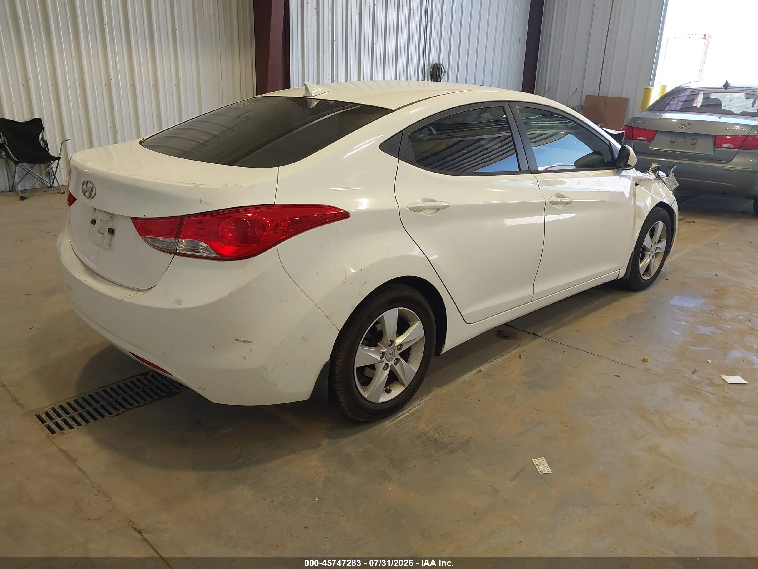 2013 Hyundai Elantra Gls White vin: 5NPDH4AE8DH390091