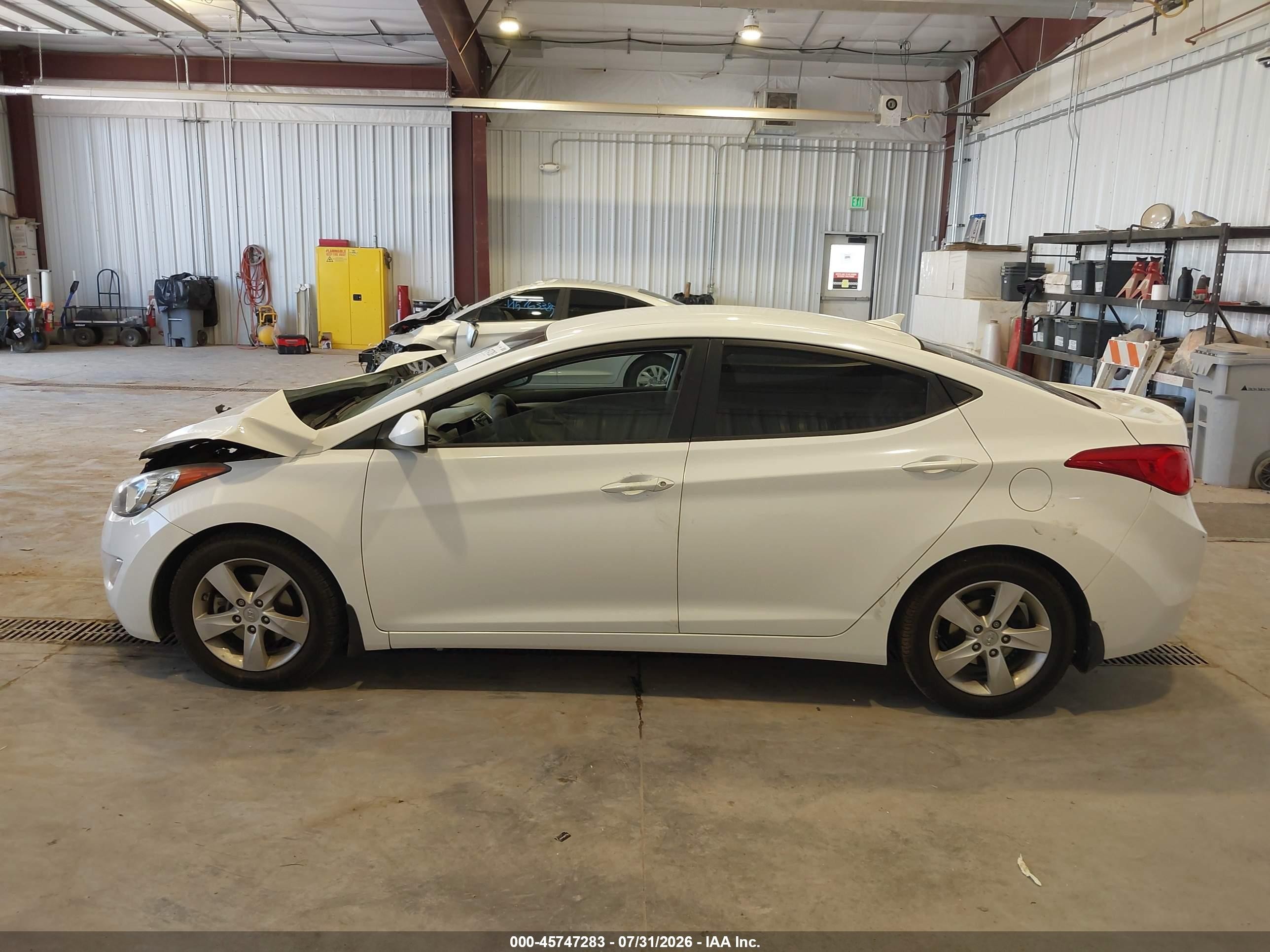 2013 Hyundai Elantra Gls White vin: 5NPDH4AE8DH390091