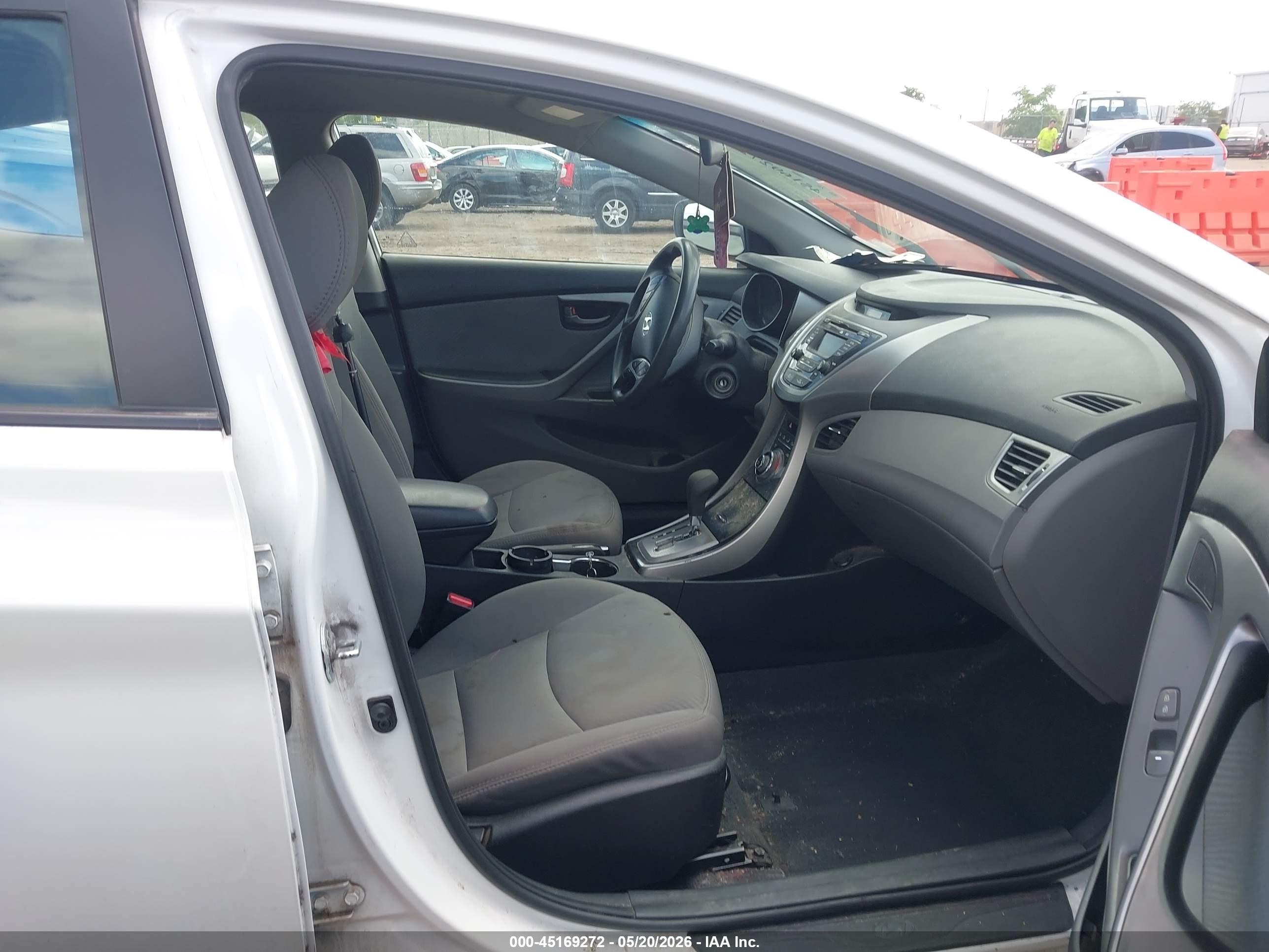 2013 Hyundai Elantra Gls White vin: 5NPDH4AE8DH426233