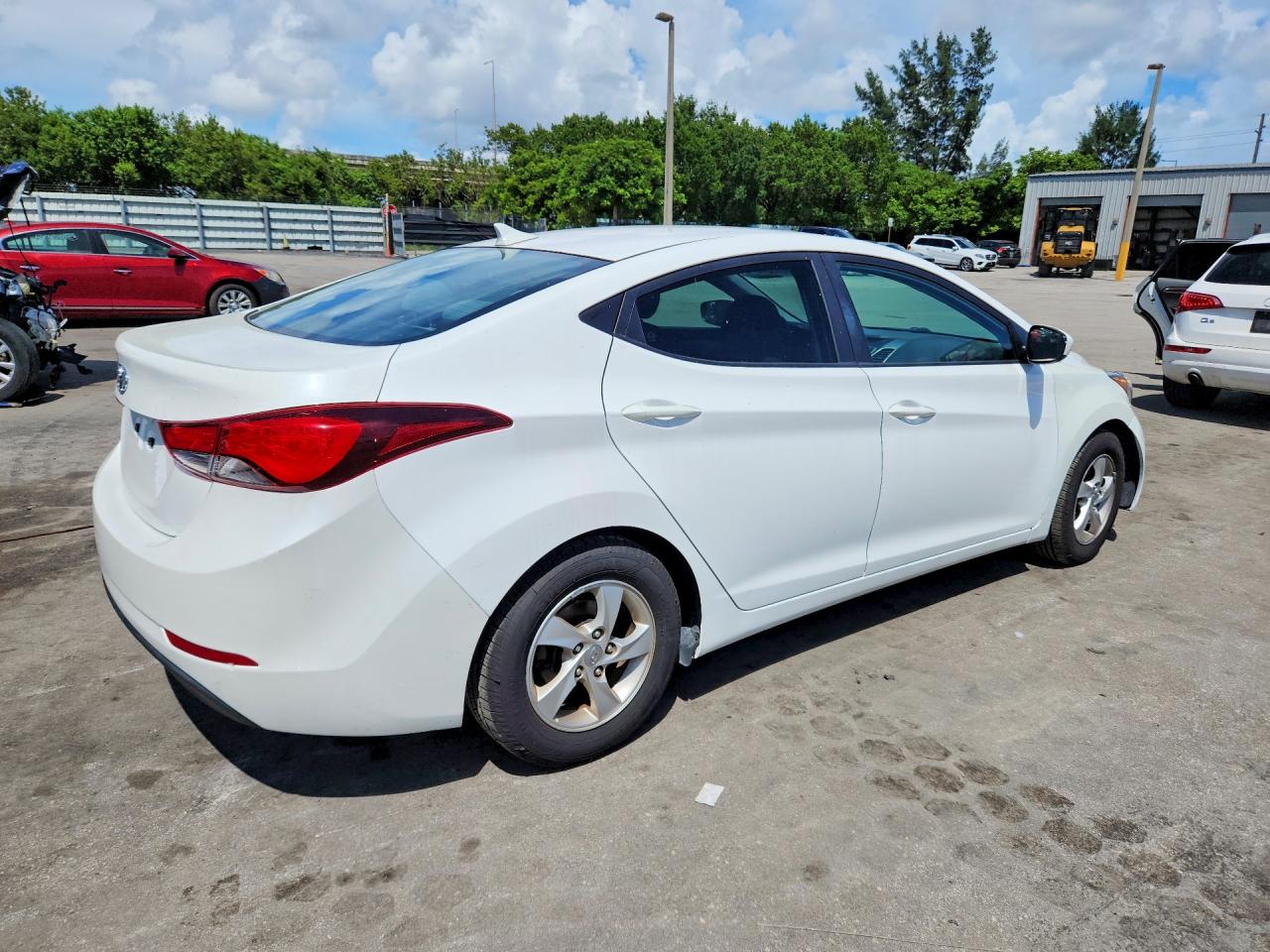 2014 Hyundai Elantra Se White vin: 5NPDH4AE8EH458083