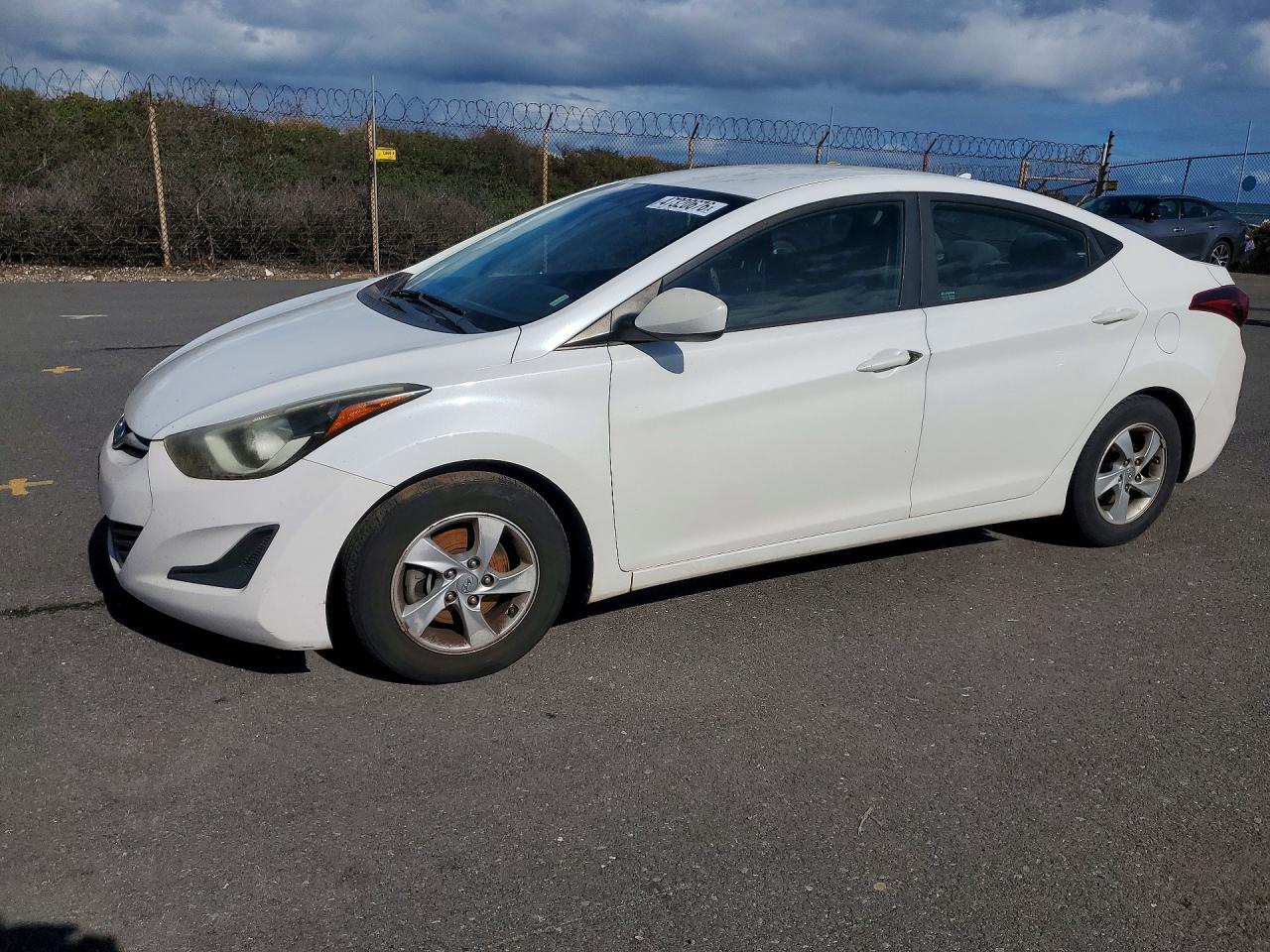 2014 Hyundai Elantra Se White vin: 5NPDH4AE8EH460738
