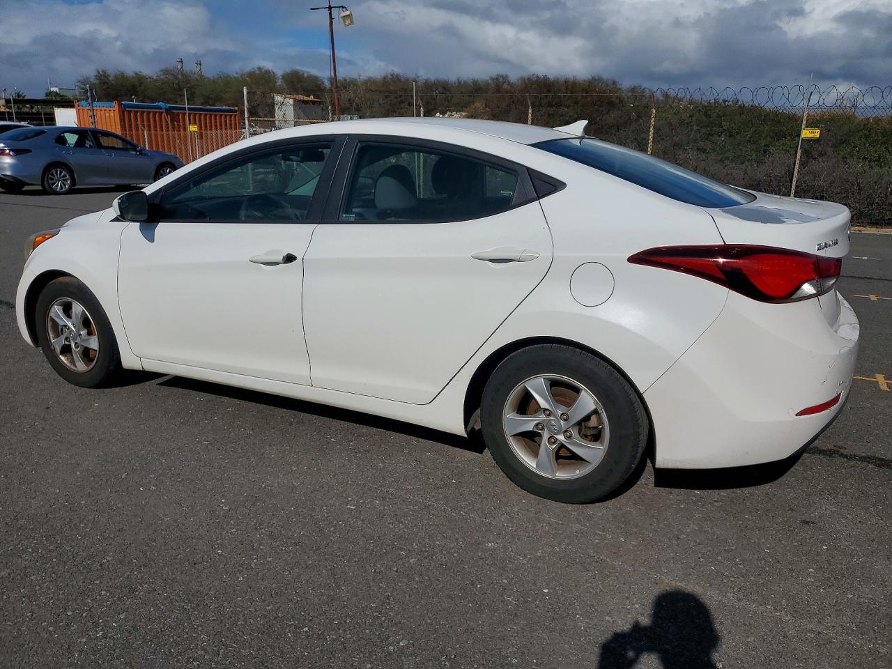 2014 Hyundai Elantra Se White vin: 5NPDH4AE8EH460738