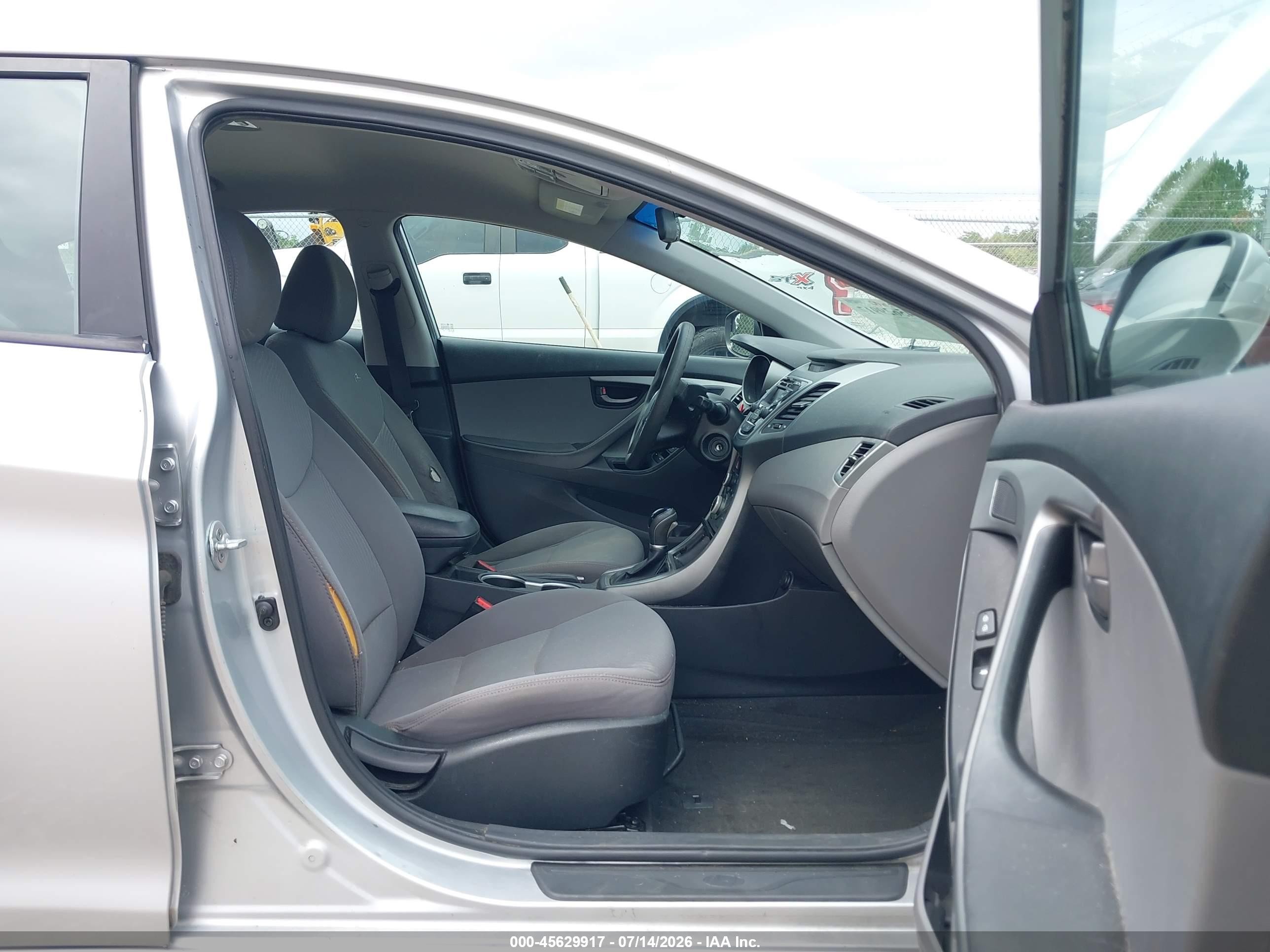 2014 Hyundai Elantra Se Silver vin: 5NPDH4AE8EH500638