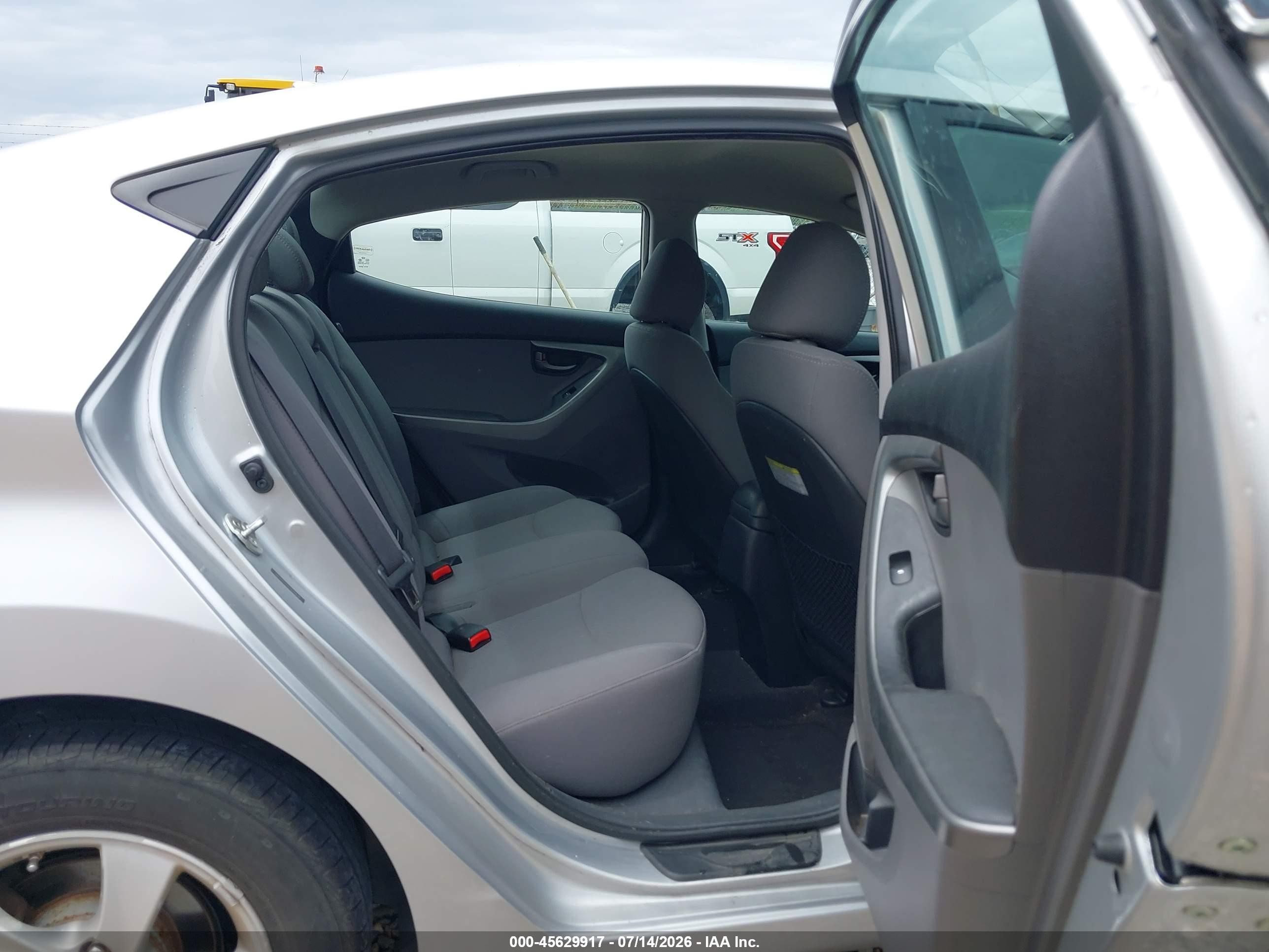 2014 Hyundai Elantra Se Silver vin: 5NPDH4AE8EH500638