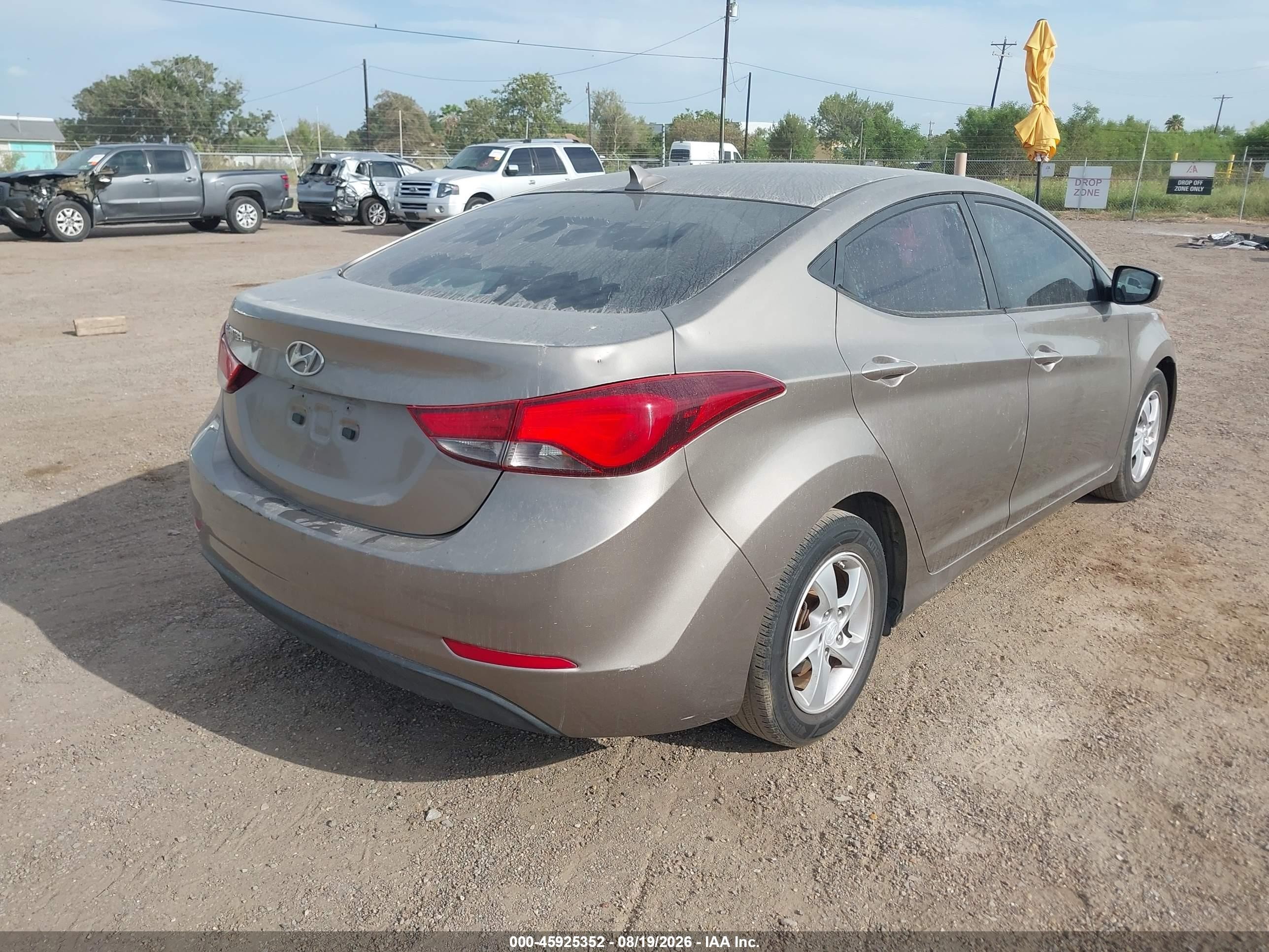 2014 Hyundai Elantra Se Brown vin: 5NPDH4AE8EH505662