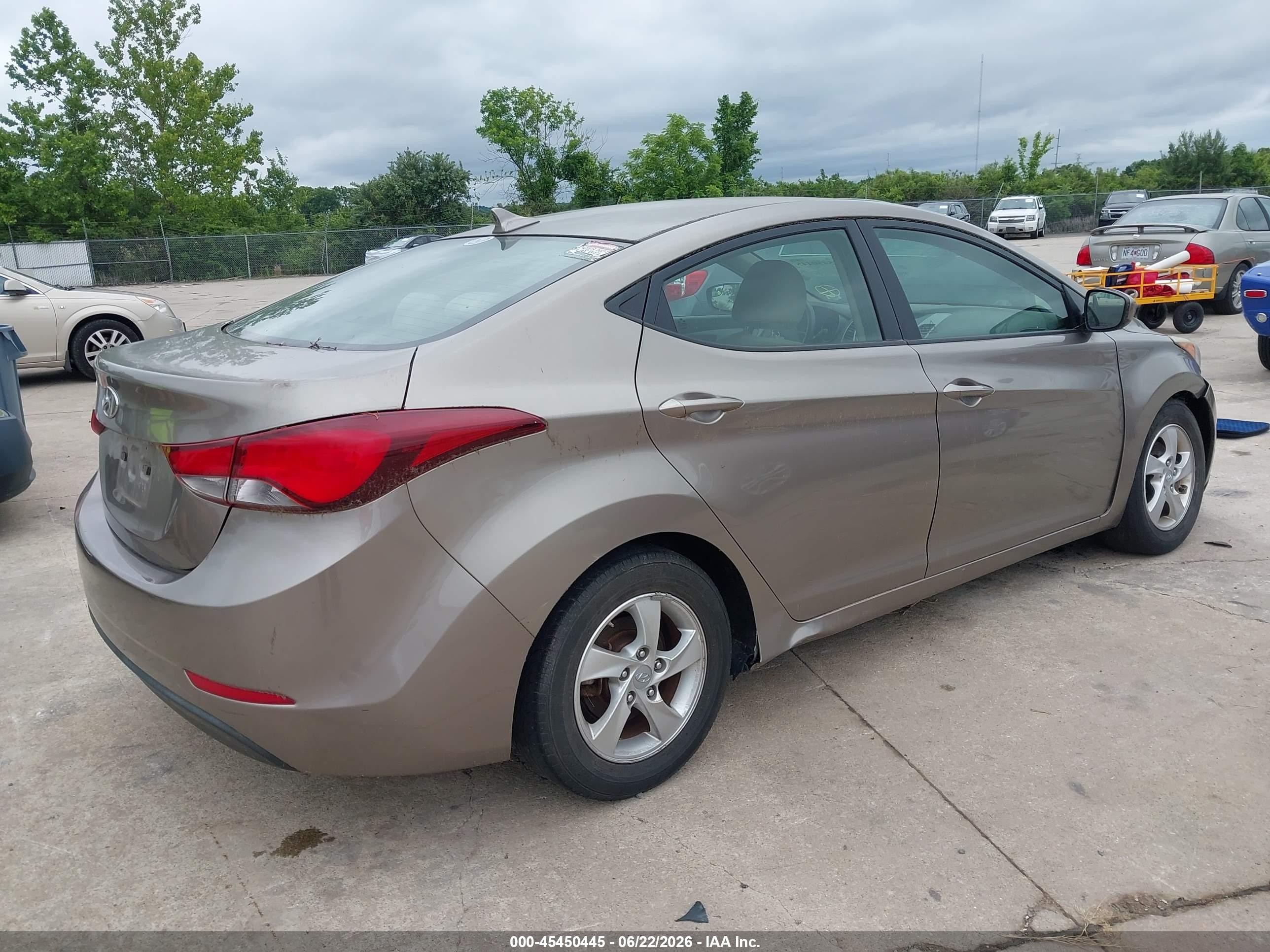 2014 Hyundai Elantra Se Beige vin: 5NPDH4AE8EH512529