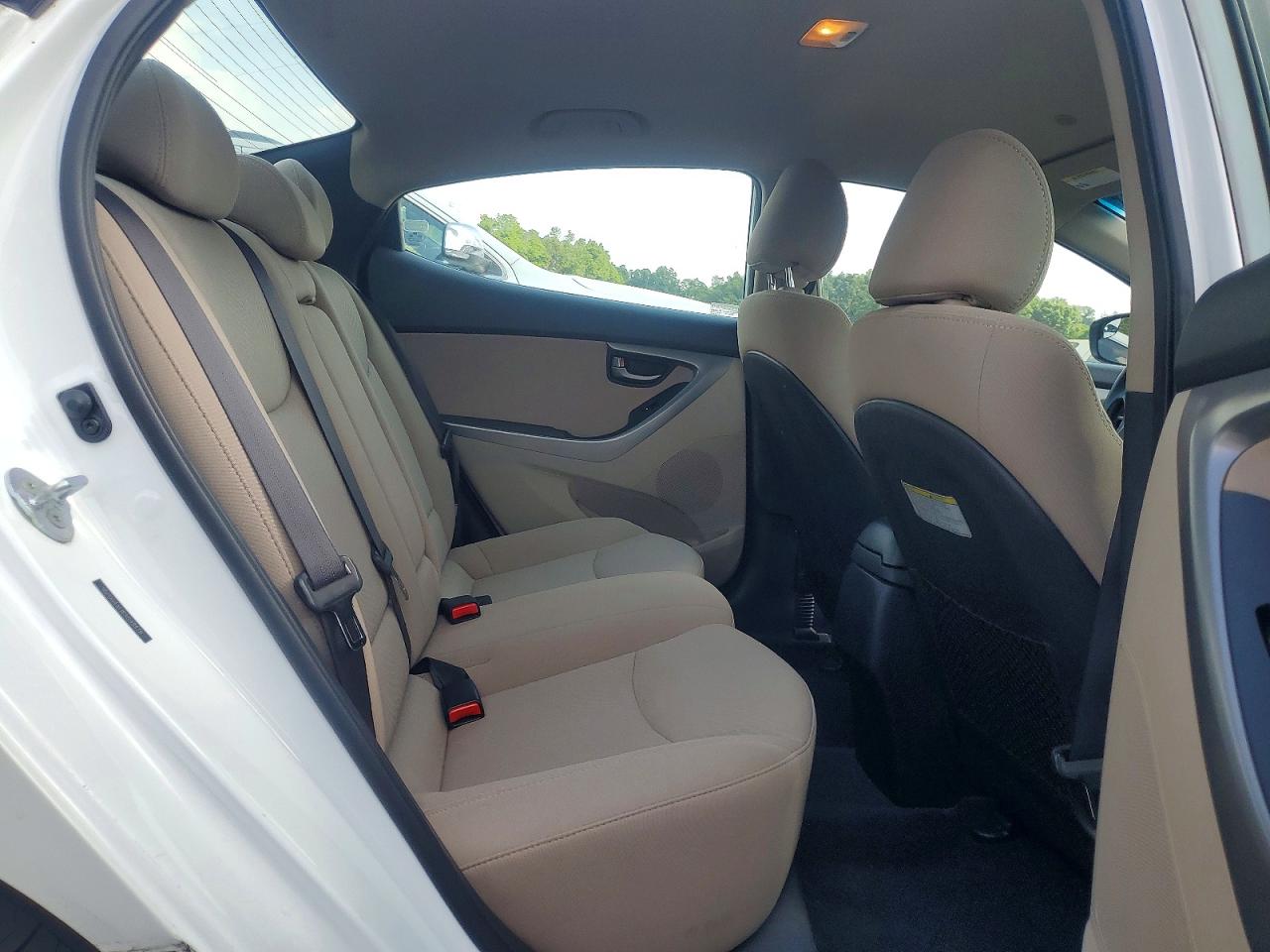2015 Hyundai Elantra Se Белый vin: 5NPDH4AE8FH548478
