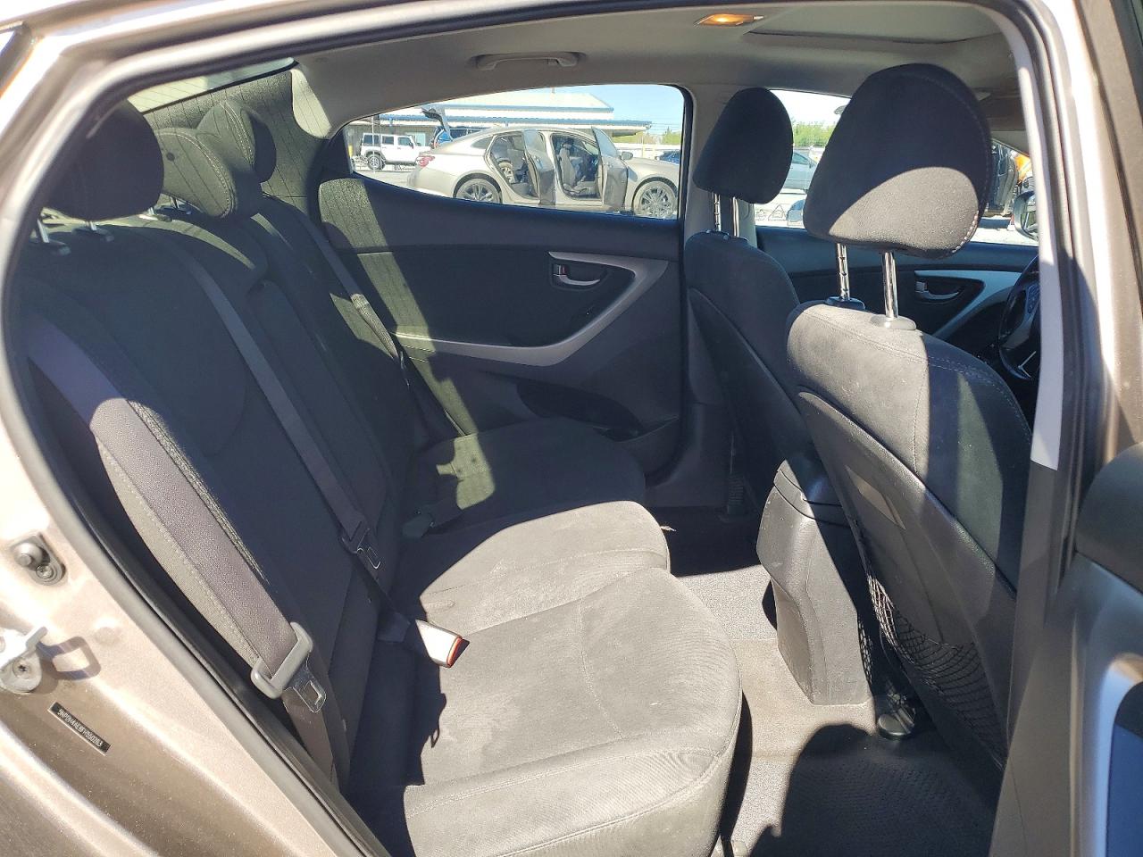 2015 Hyundai Elantra Se Brown vin: 5NPDH4AE8FH550263