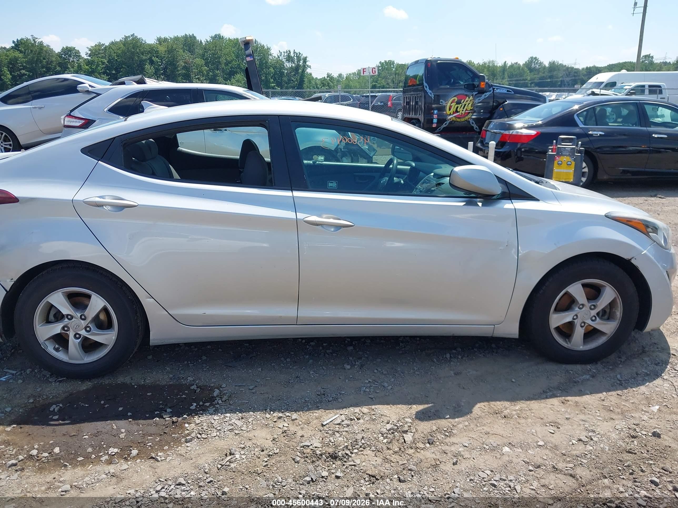 2015 Hyundai Elantra Se Silver vin: 5NPDH4AE8FH554412