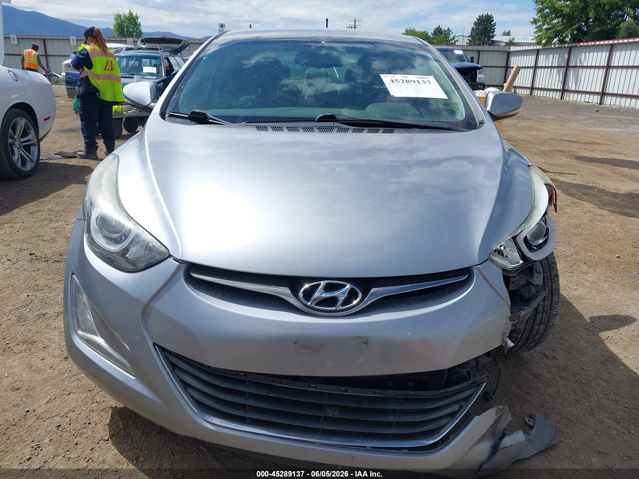 2015 Hyundai Elantra Limited Silver vin: 5NPDH4AE8FH571954