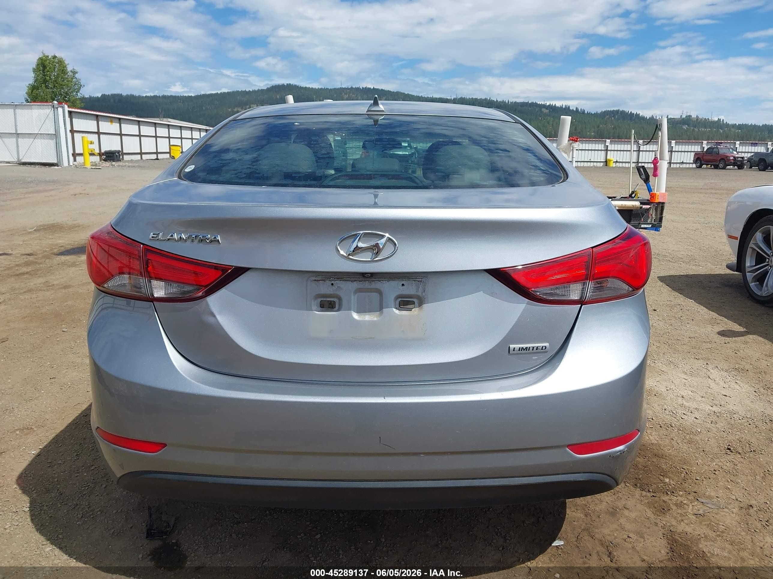2015 Hyundai Elantra Limited Silver vin: 5NPDH4AE8FH571954