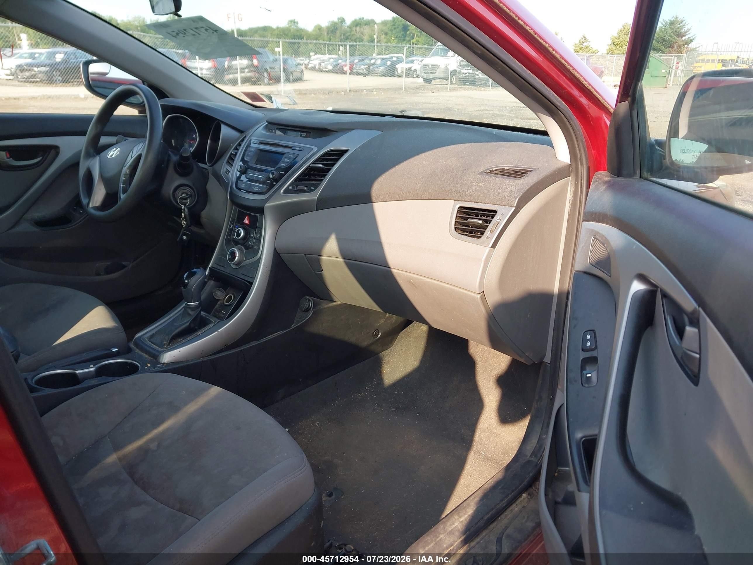 2015 Hyundai Elantra Se Red vin: 5NPDH4AE8FH575535
