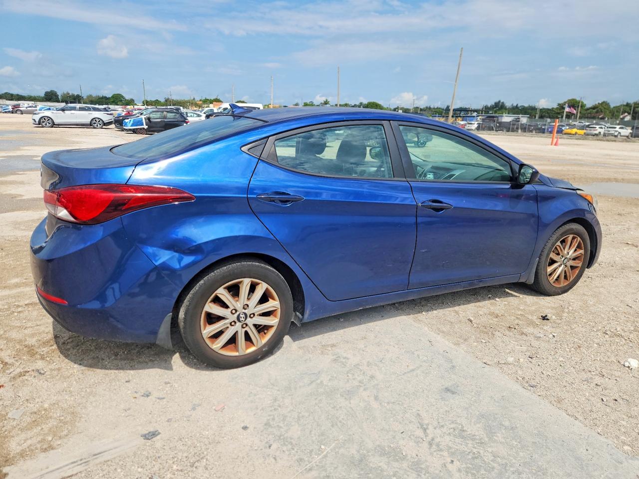 2015 Hyundai Elantra Blue vin: 5NPDH4AE8FH583702
