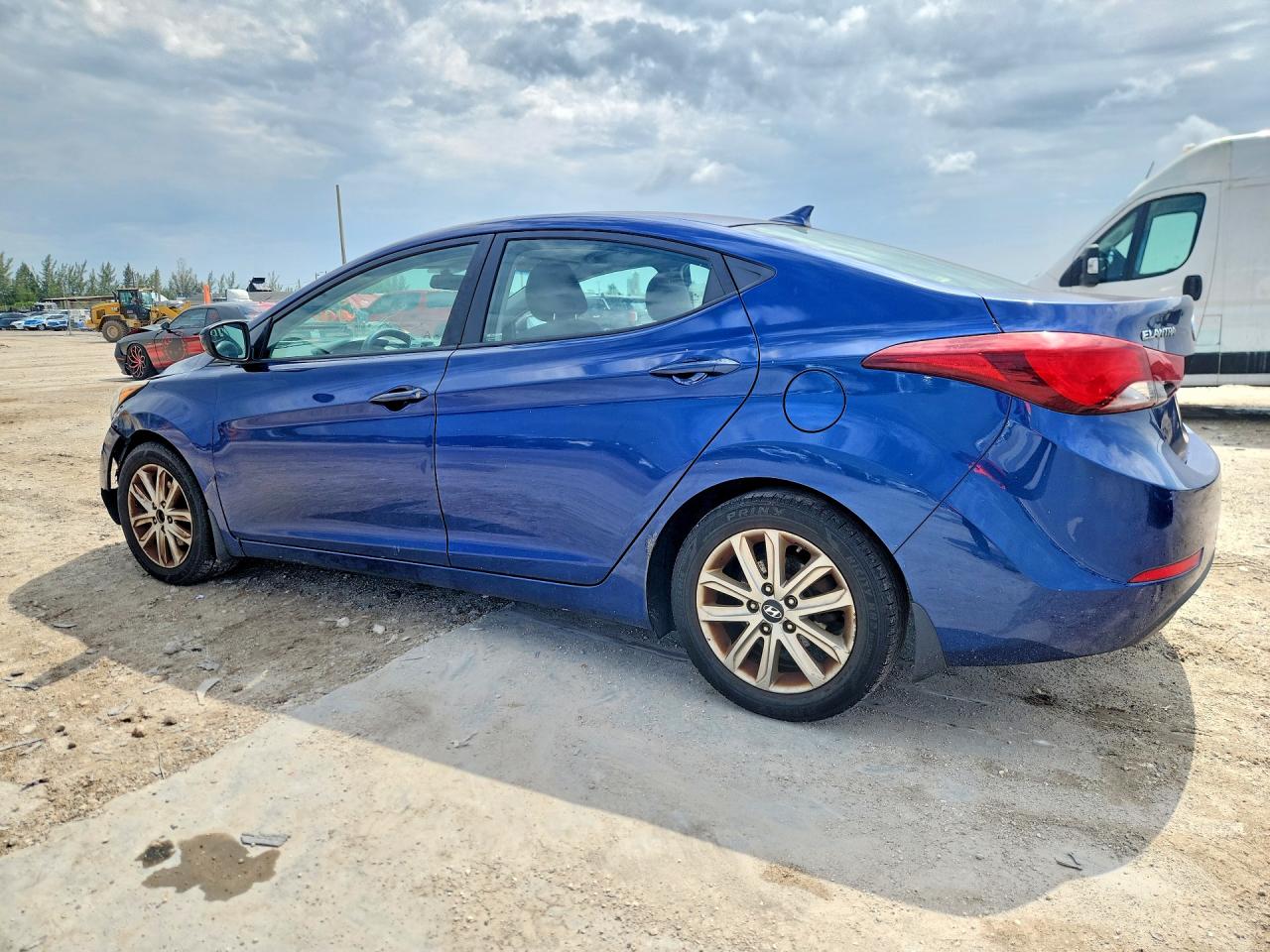2015 Hyundai Elantra Blue vin: 5NPDH4AE8FH583702