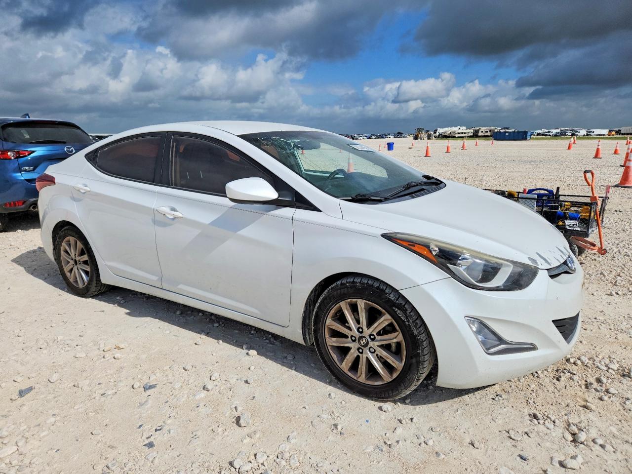 2015 Hyundai Elantra Se Белый vin: 5NPDH4AE8FH588530