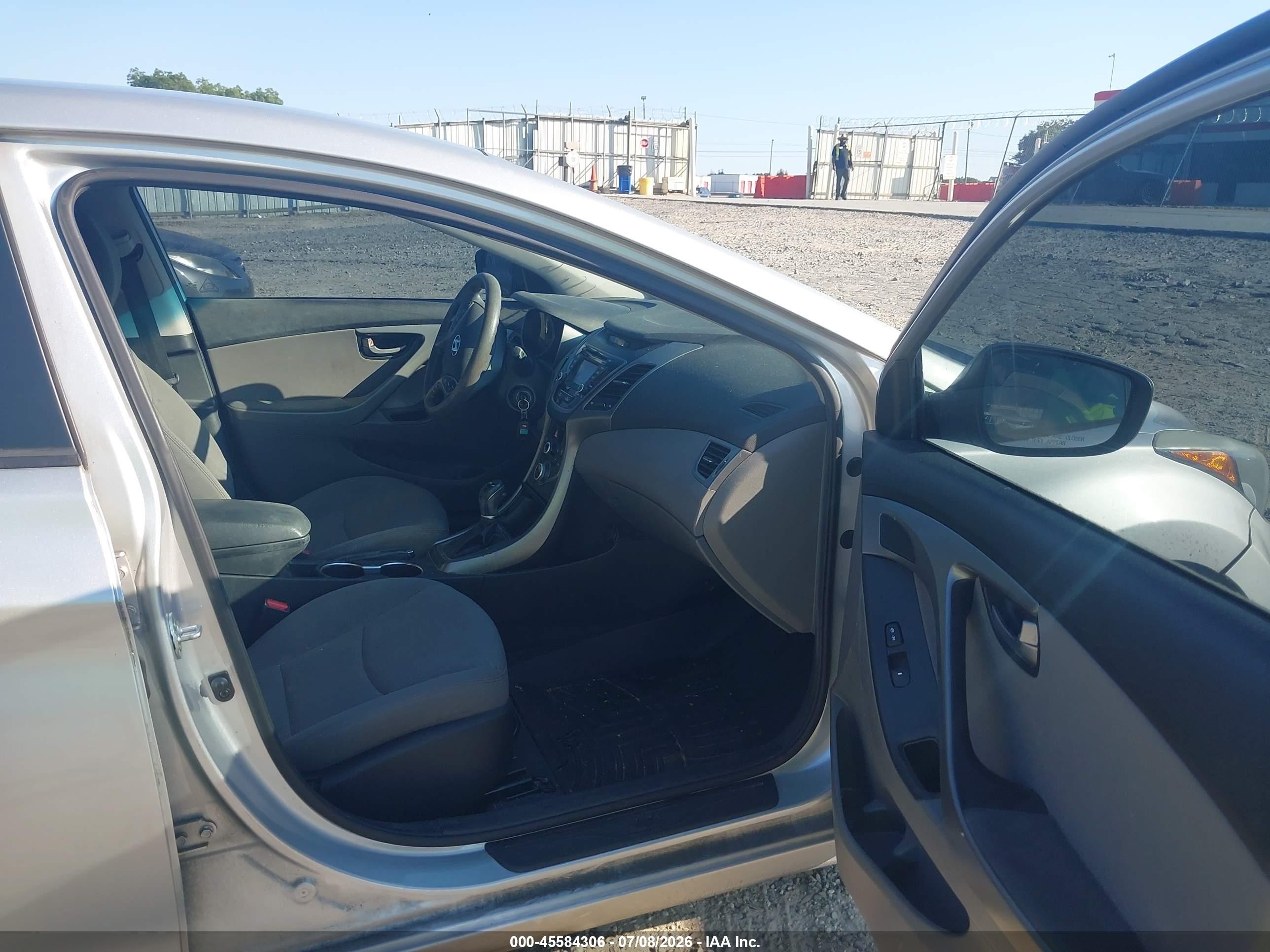 2015 Hyundai Elantra Se Серебряный vin: 5NPDH4AE8FH601387