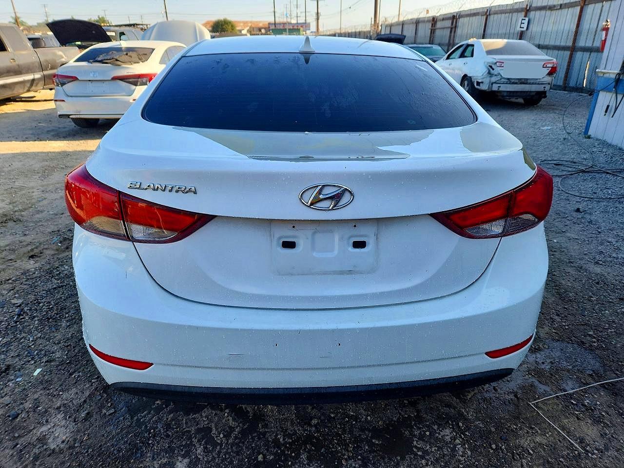 2015 Hyundai Elantra Se White vin: 5NPDH4AE8FH609893