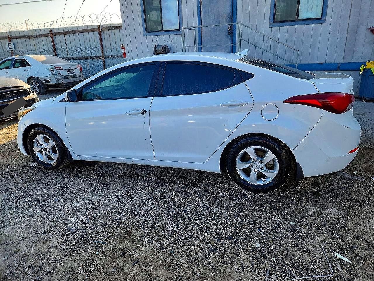2015 Hyundai Elantra Se White vin: 5NPDH4AE8FH609893